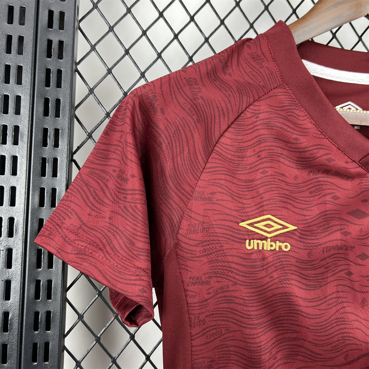 AlphaJersey-Women's Fluminense 25-26 Third Red Jersey