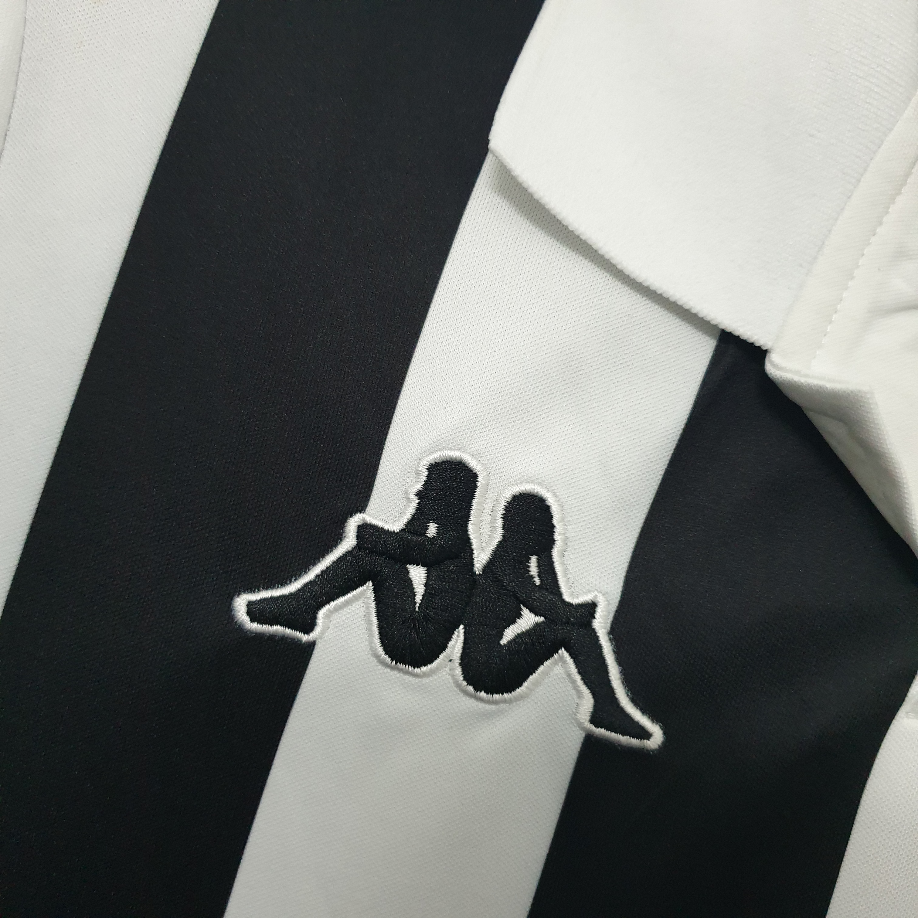 AlphaJersey-Retro Juventus 1999-00 Home Stadium Jersey