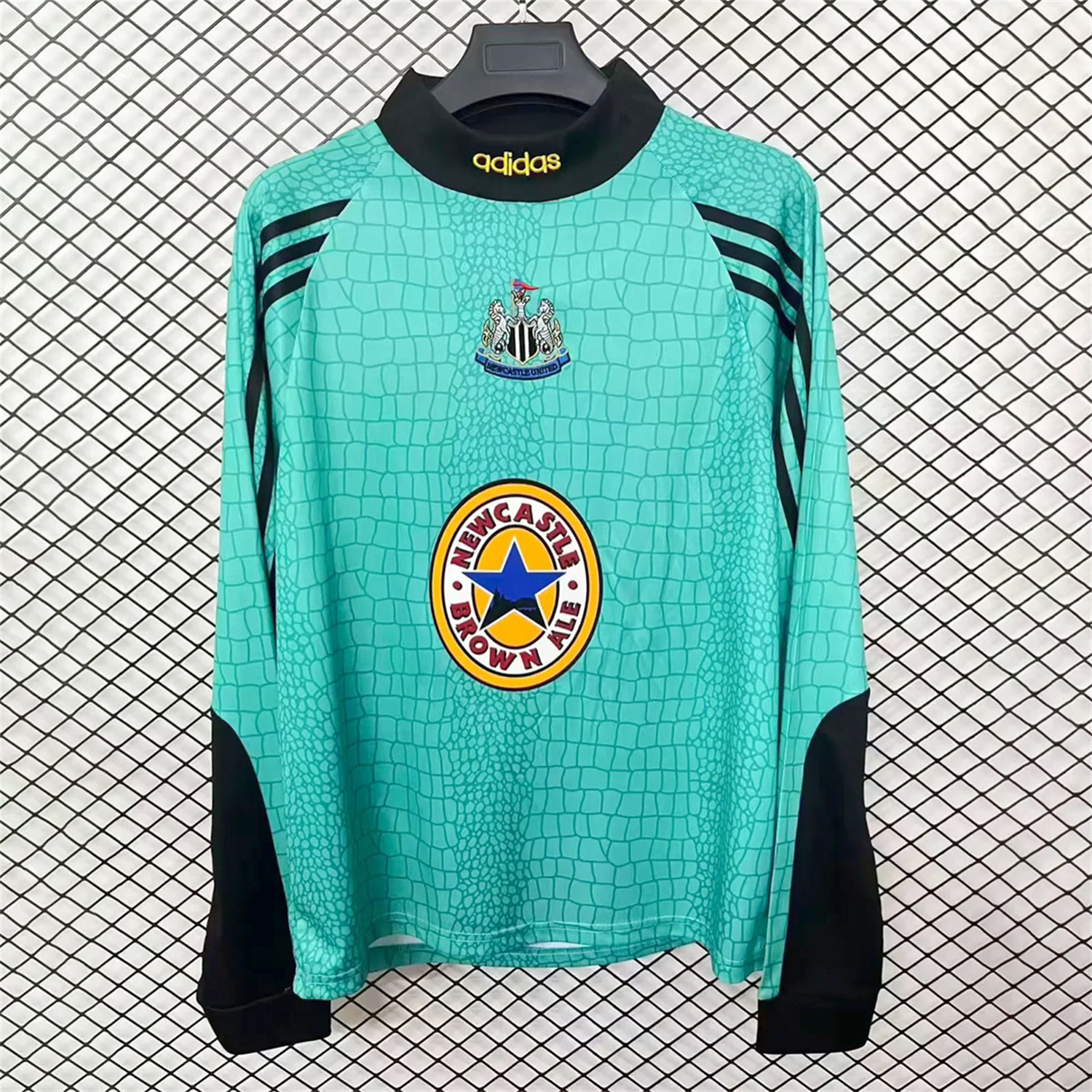 AlphaJersey-Retro Newcastle United 1997-98 Long Sleeves Cyan Goalkeeper Jersey