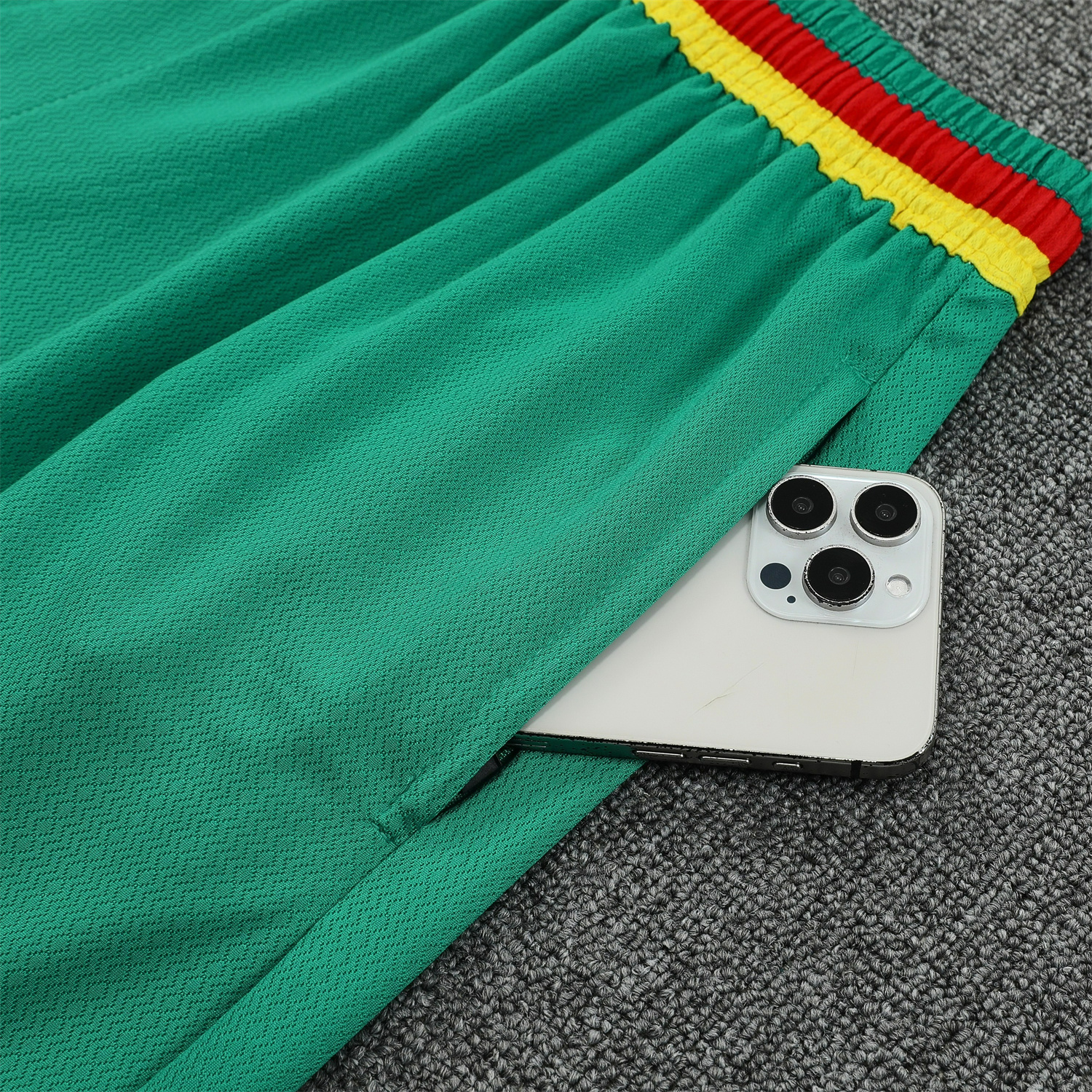 AlphaJersey-Cameroon 25-26 Short-Sleeve Training Set - White Top and Green Shorts