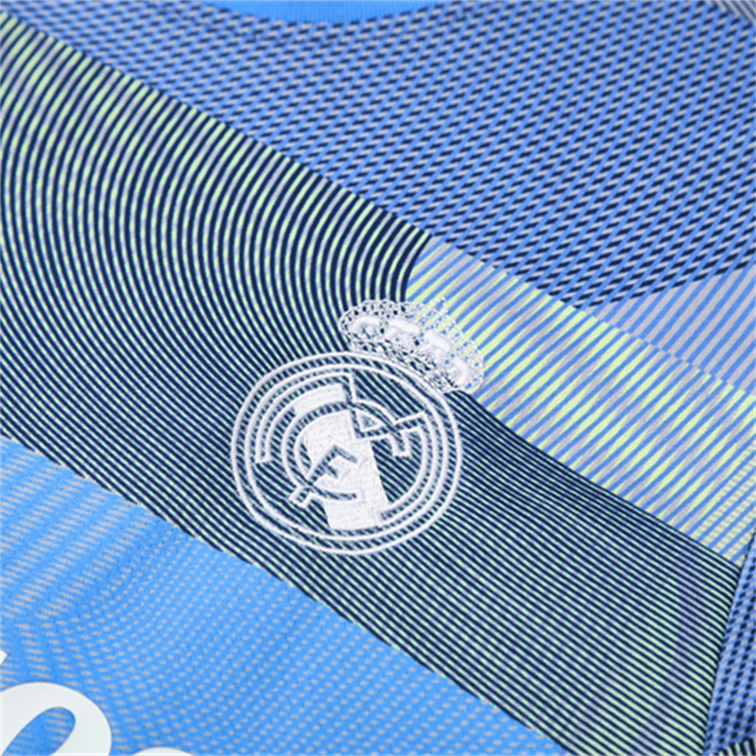 AlphaJersey-Real Madrid 25-26 Pre-Match Kids Short-Sleeve Training Set - Blue-Gray Camouflage Top and Blue Shorts