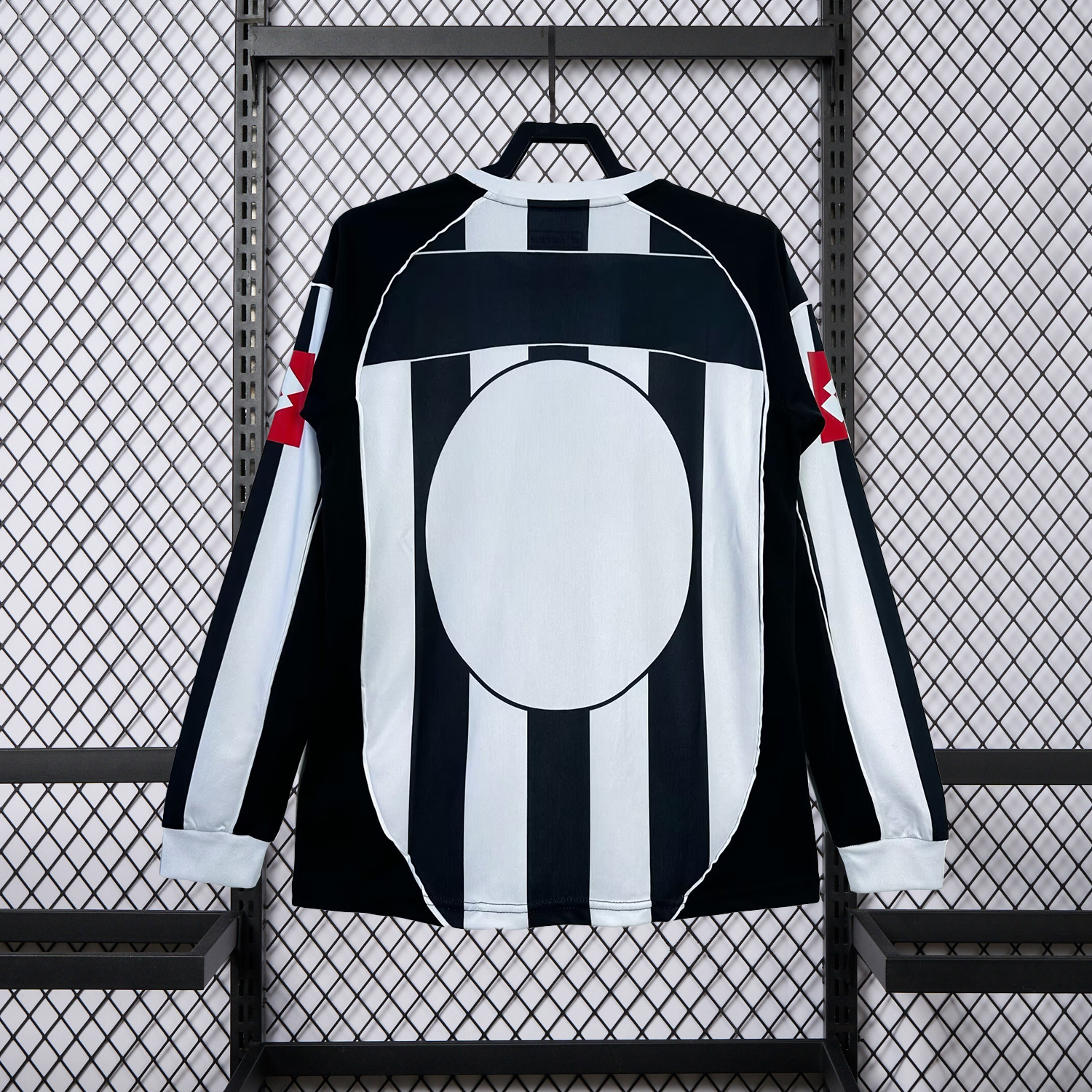 AlphaJersey-Retro Juventus 2002-03 European Home Long Sleeves Jersey