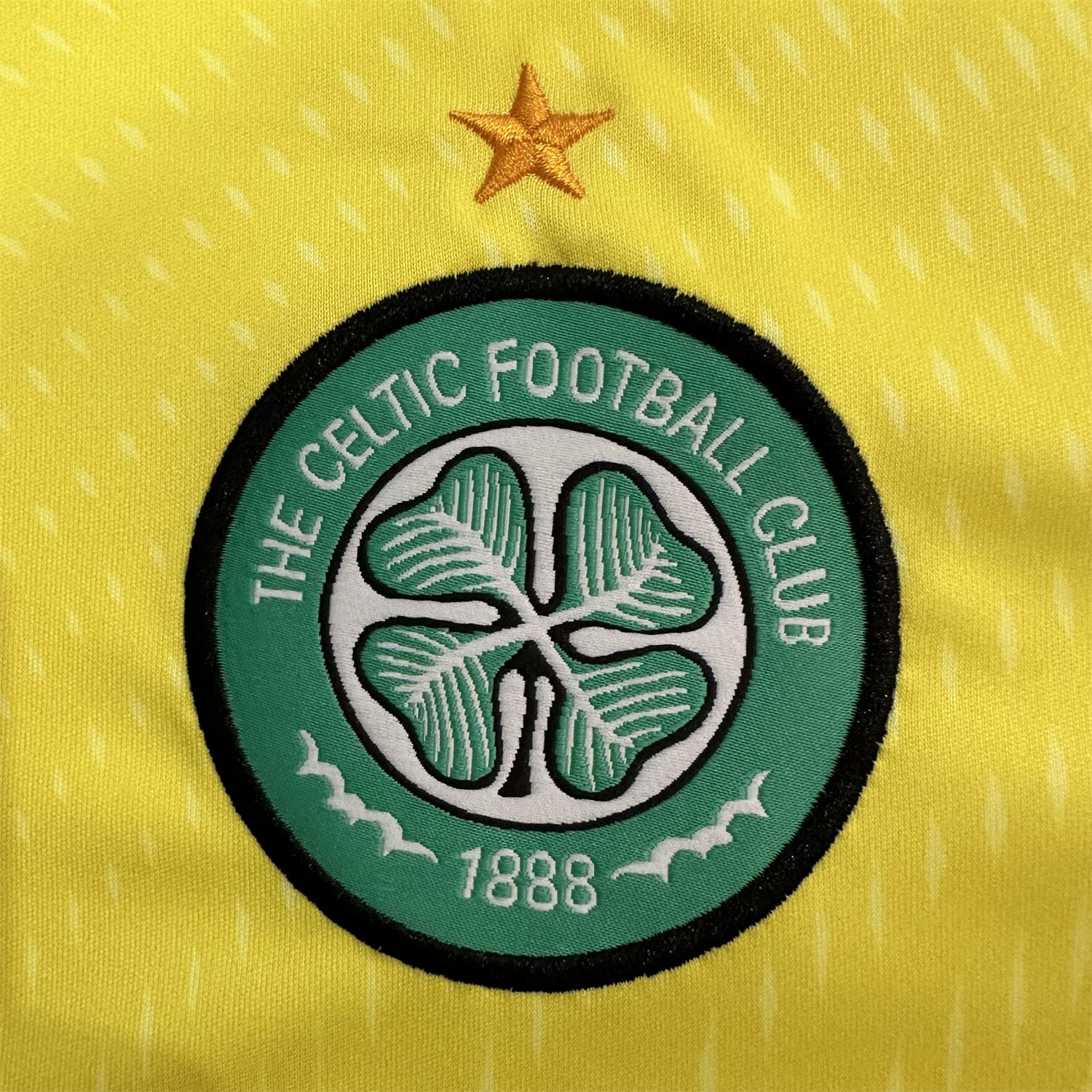 AlphaJersey-Celtic 25-26 Light Yellow Goalkeeper Jersey - Fans Version