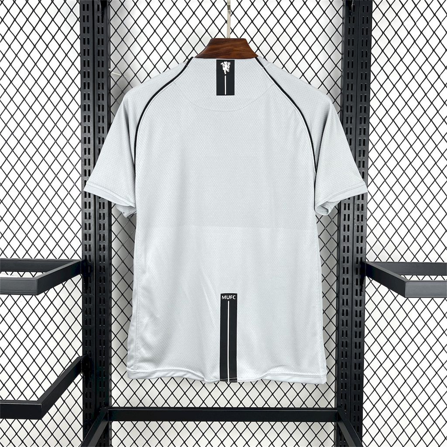 AlphaJersey-Retro Manchester United 2007-08 Grey Goalkeeper Jersey