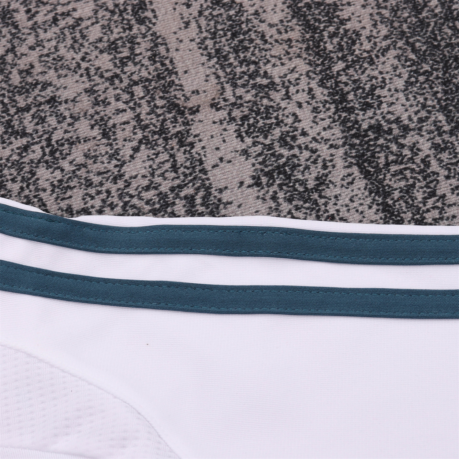 AlphaJersey-Retro Liver.pool 2006-08 Away Kids Kit