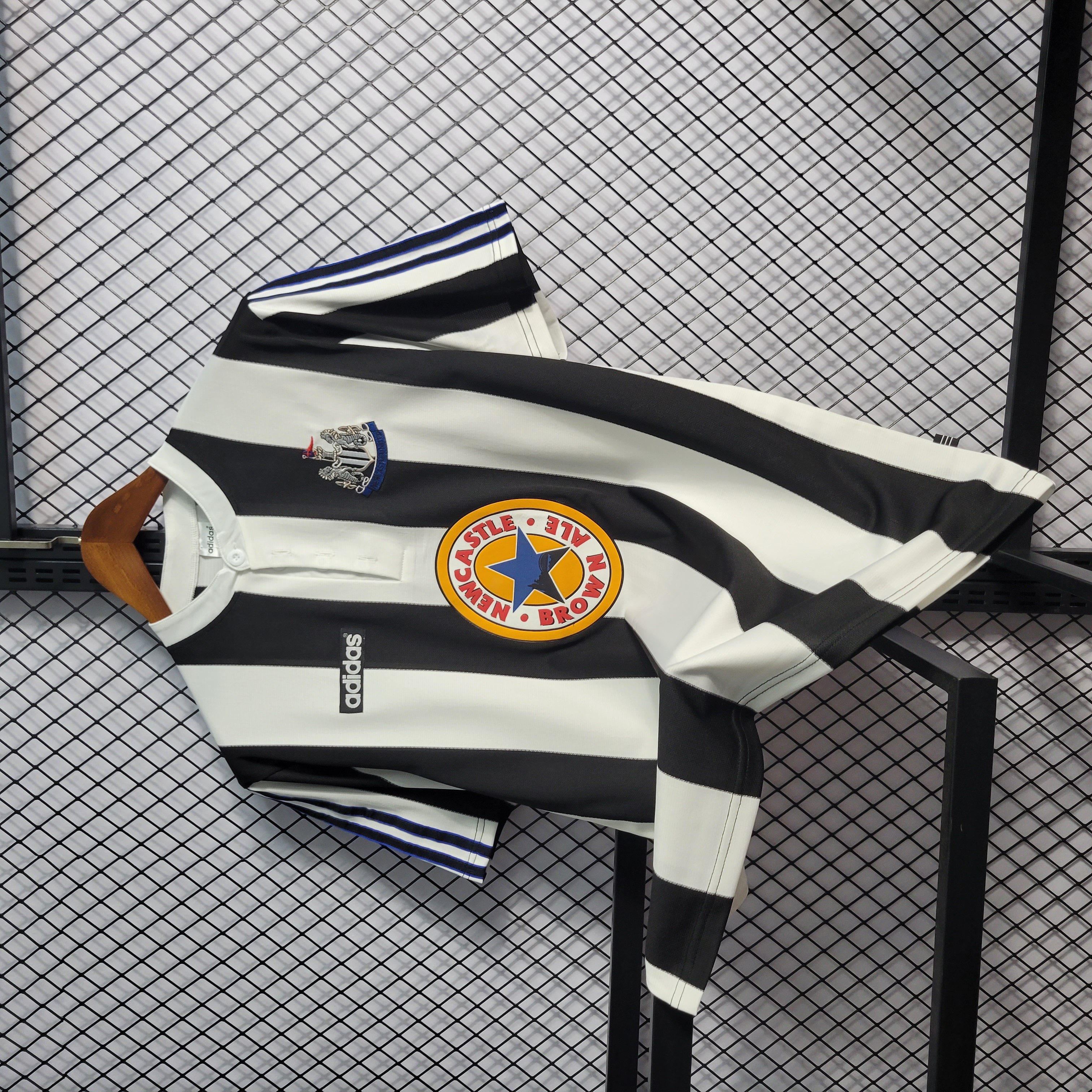 AlphaJersey-Retro Newcastle United 1995-97 Home Stadium Jersey