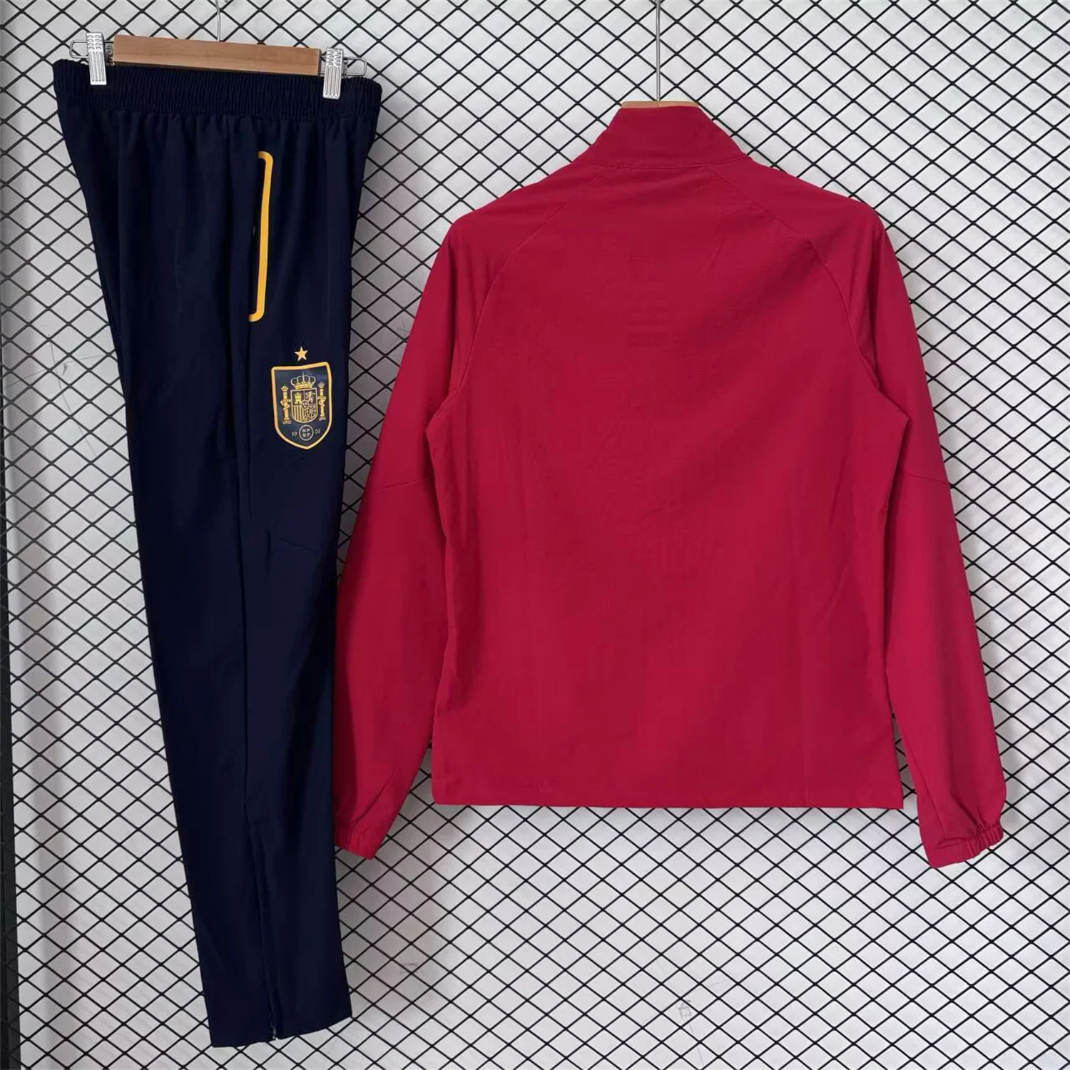 AlphaJersey-Spain 2026 Windbreaker Training Set - Red Top and Black Pants