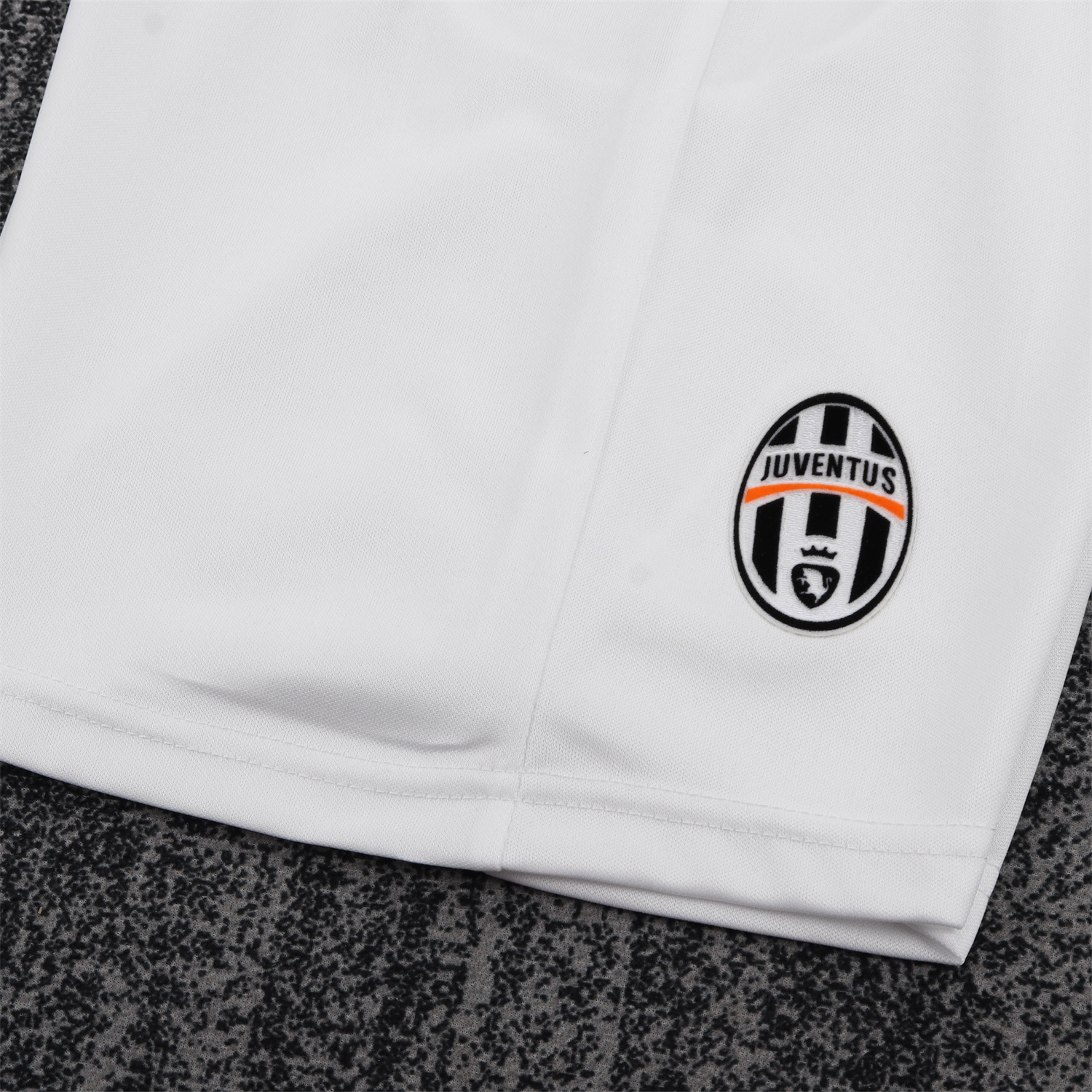 AlphaJersey-Retro Juventus 2004-05 Home Kids Kit