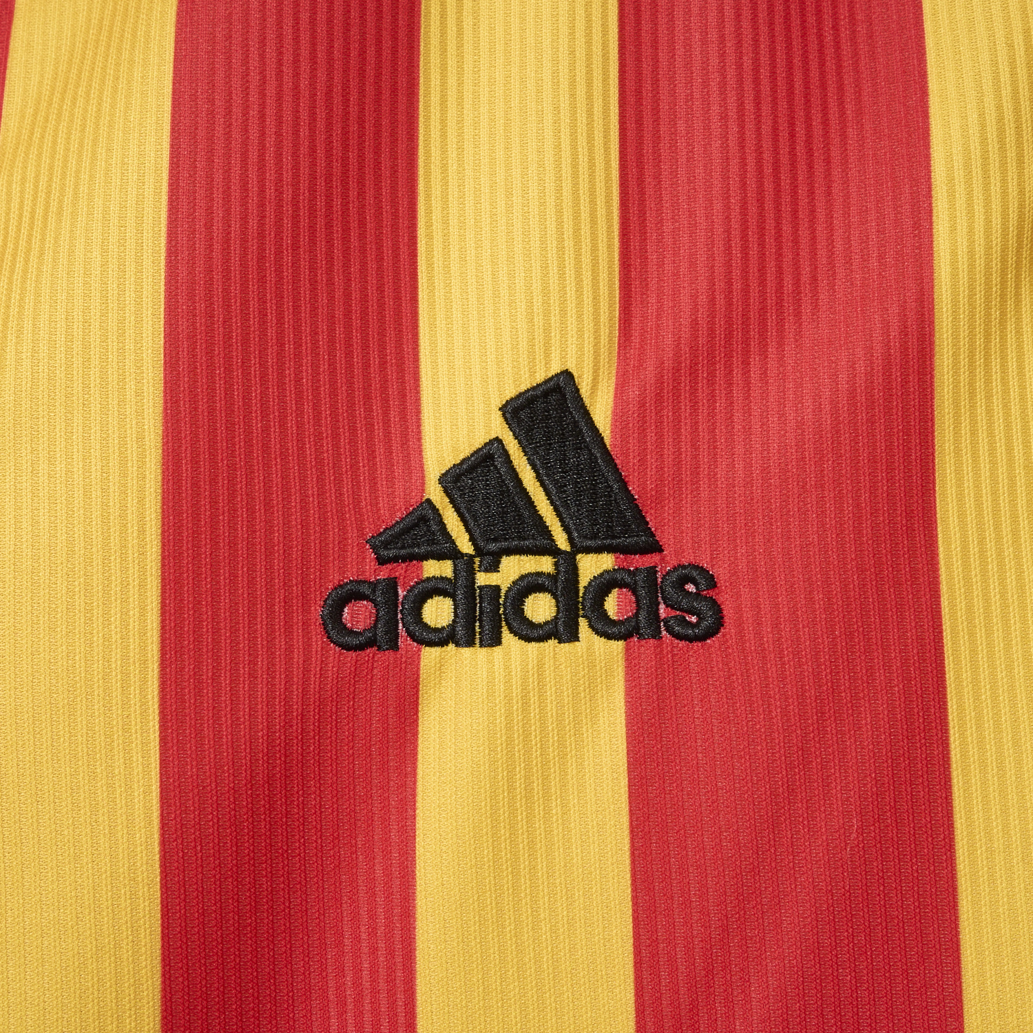 AlphaJersey-Retro Galatasaray 2000-01 Home Jersey