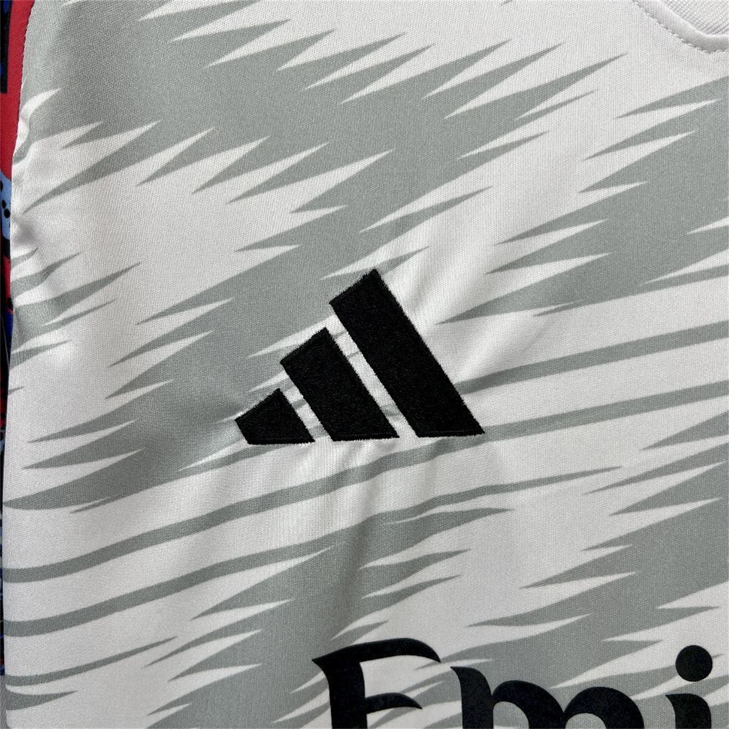 AlphaJersey-Real Madrid 25-26 Grey And White Pre-Match Training Jersey - Fans Version