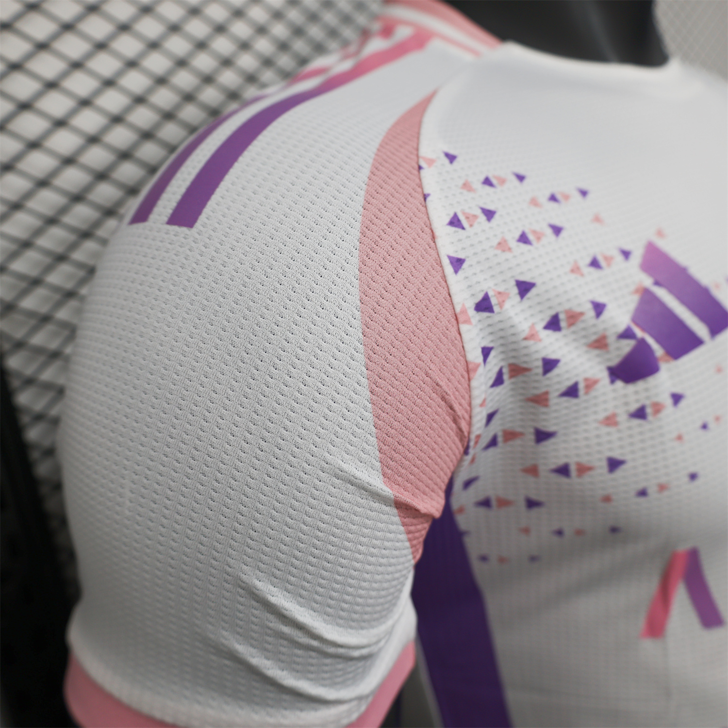 AlphaJersey-Algeria 25-26 Pink and Purple Triangle Pattern Black Jersey - Player Version