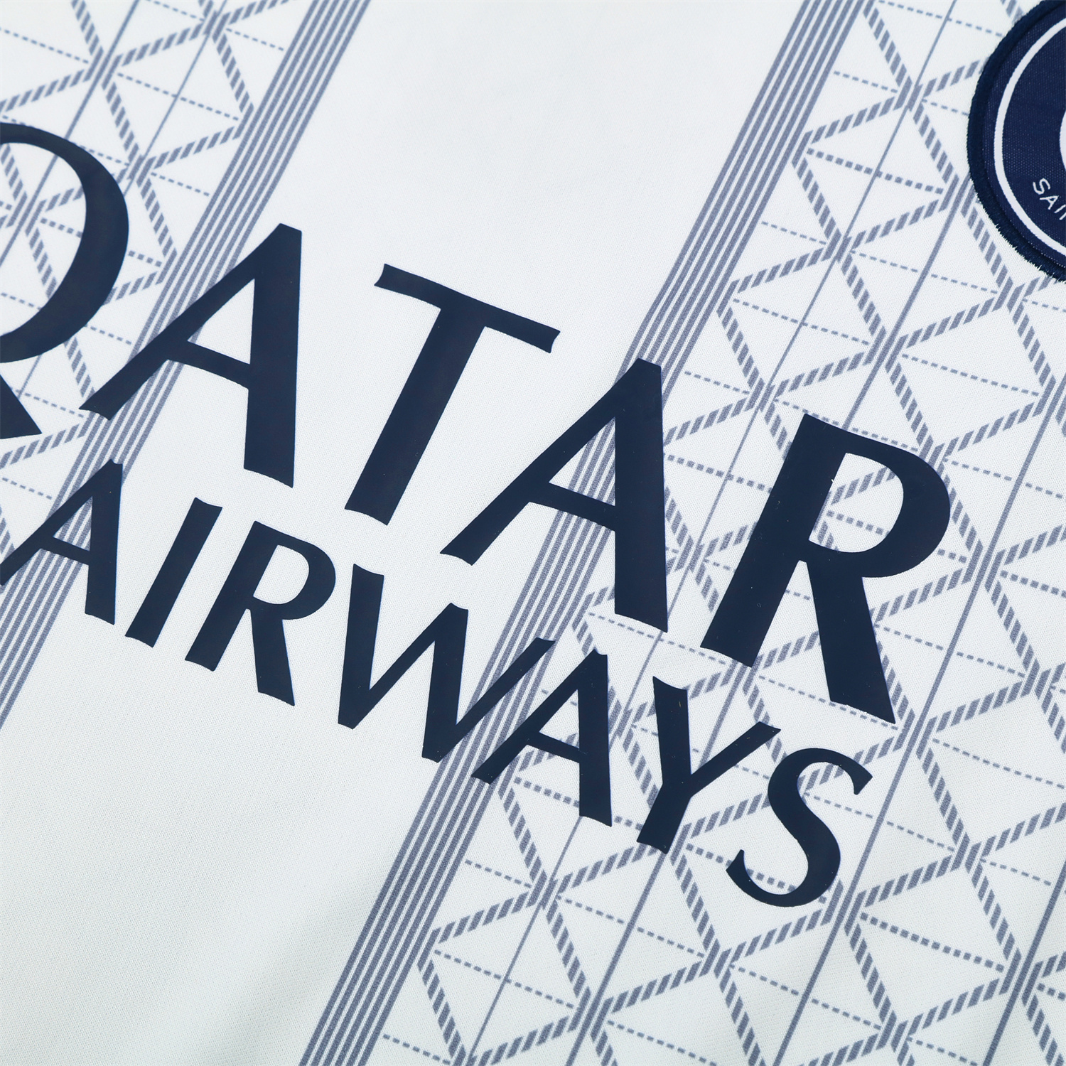 AlphaJersey-Paris Saint-Germain PSG 25-26 Short-Sleeve Training Set - White Top & Deep Blue Shorts