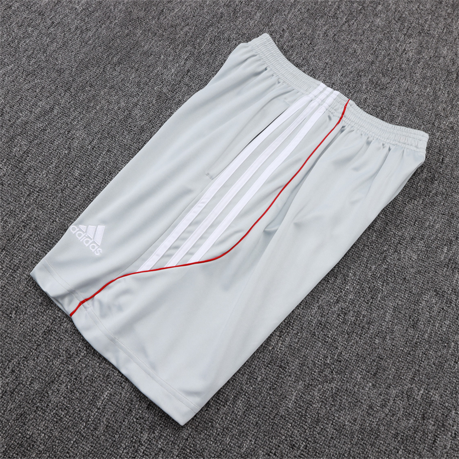 AlphaJersey-Bayern Munich 25-26 Short-Sleeve Training Set - Grey Throwback Top & Shorts