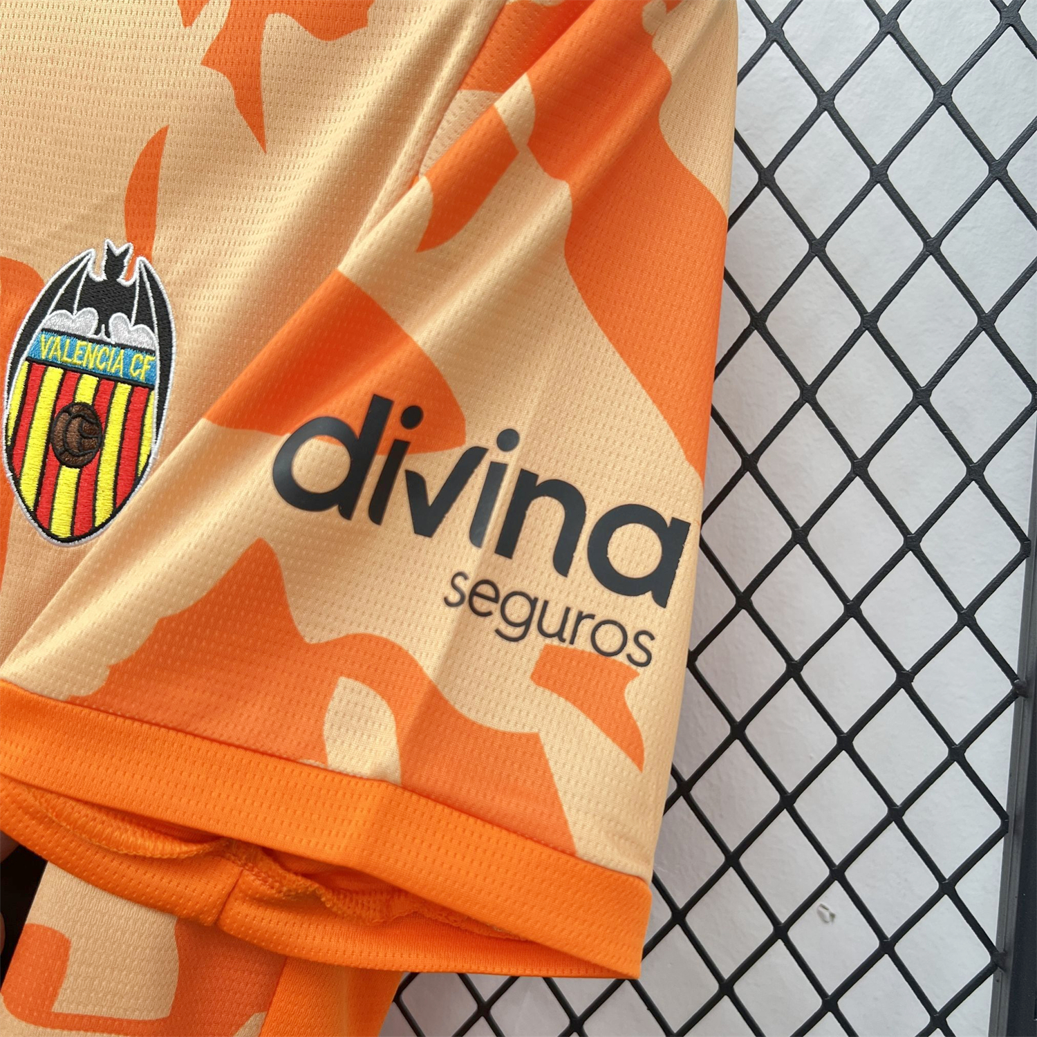 AlphaJersey-Valencia 25-26 Retro Style Jersey - Fans Version