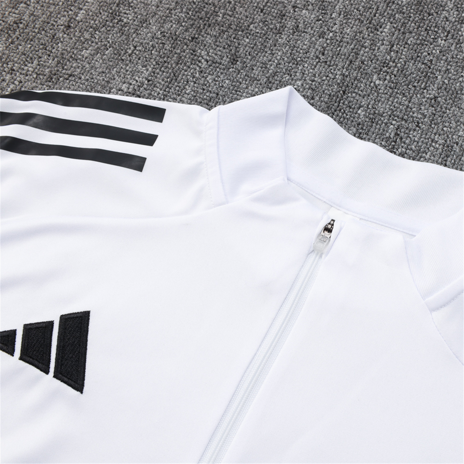 AlphaJersey-Real Madrid 25-26 Long Sleeve Training Set - White Top and Black Pants