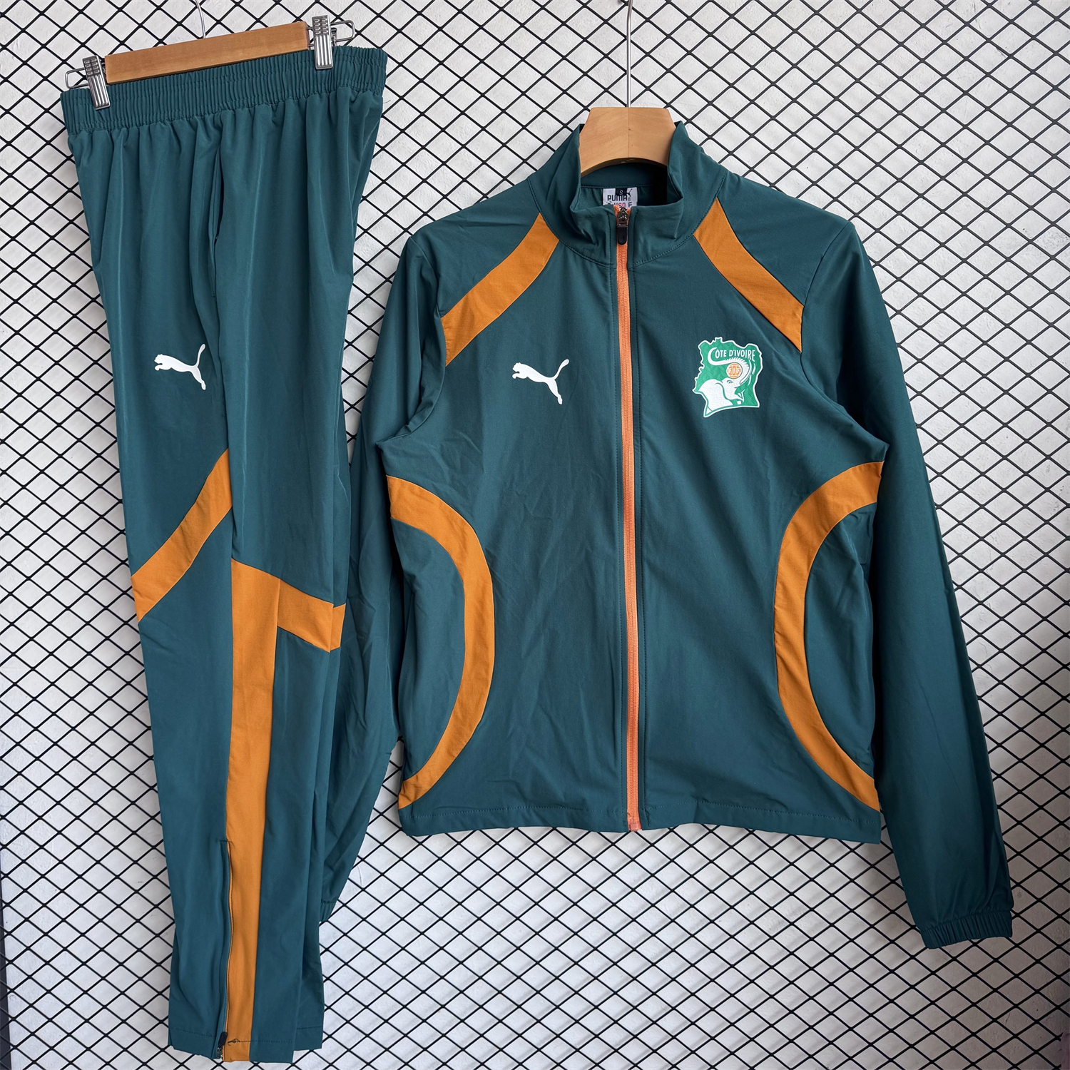 AlphaJersey-Ivory Coast 2026 Windbreaker Training Set - Green With Orange Top and Pants