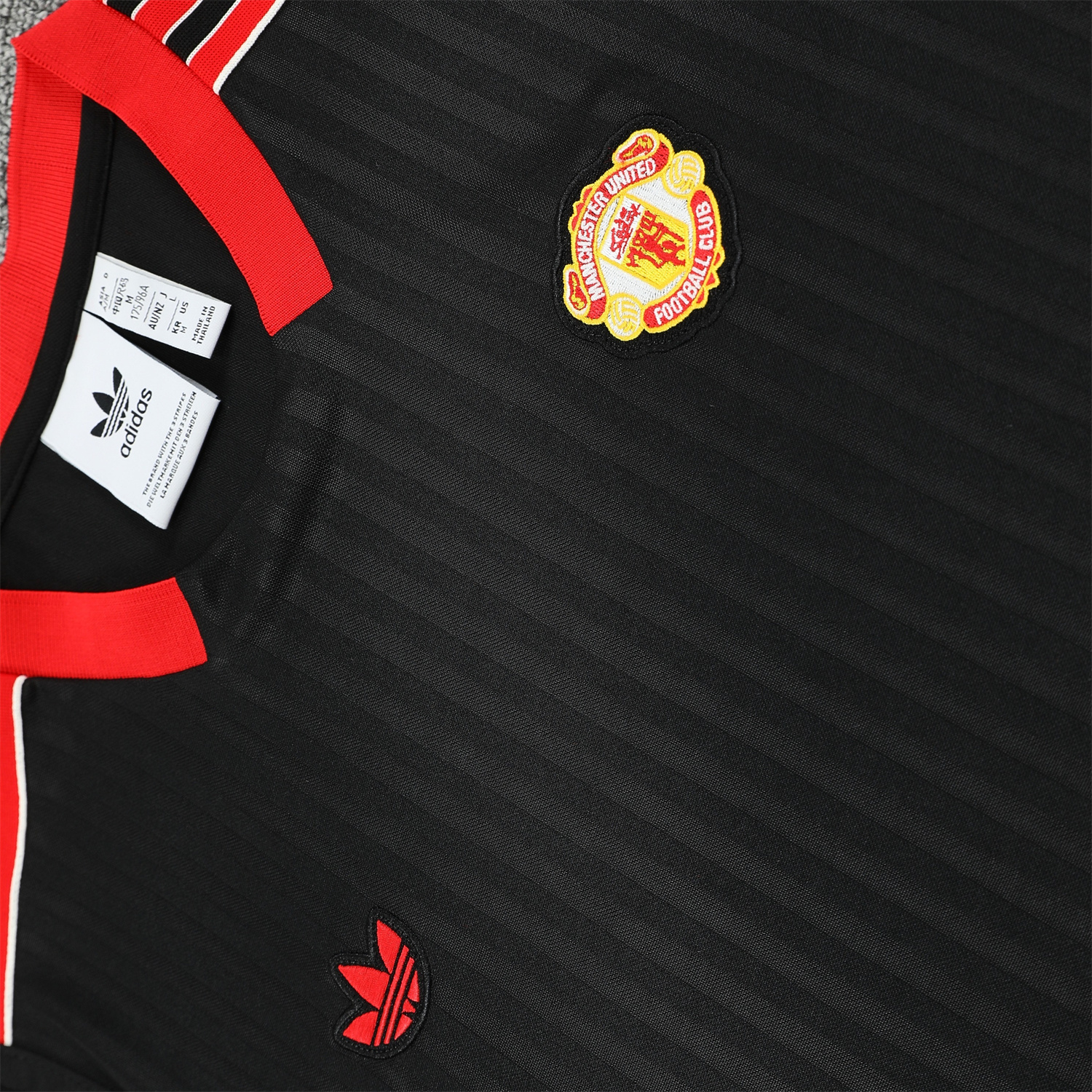 AlphaJersey-Manchester United 25-26 Vest Training Set - Red Retro Logo Black Vest & Black Shorts