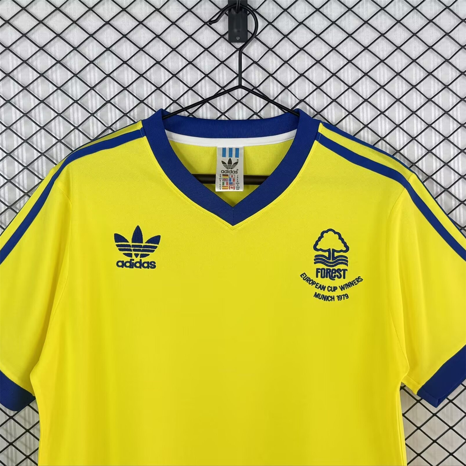 AlphaJersey-Retro Nottingham Forest 1977-80 Away Jersey