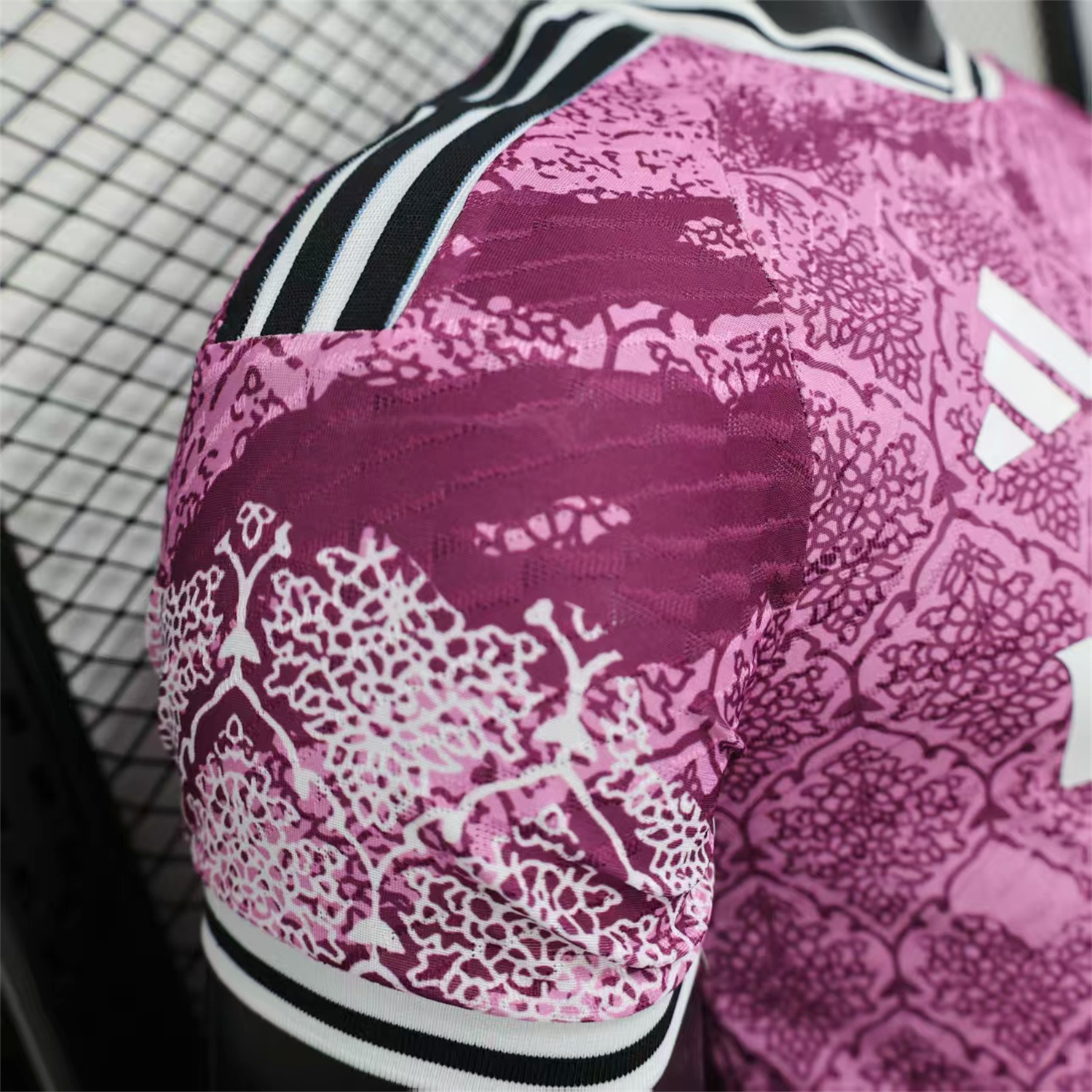 AlphaJersey-Real Madrid 25-26 Pink With Purple Texture Special Jersey - Player Version