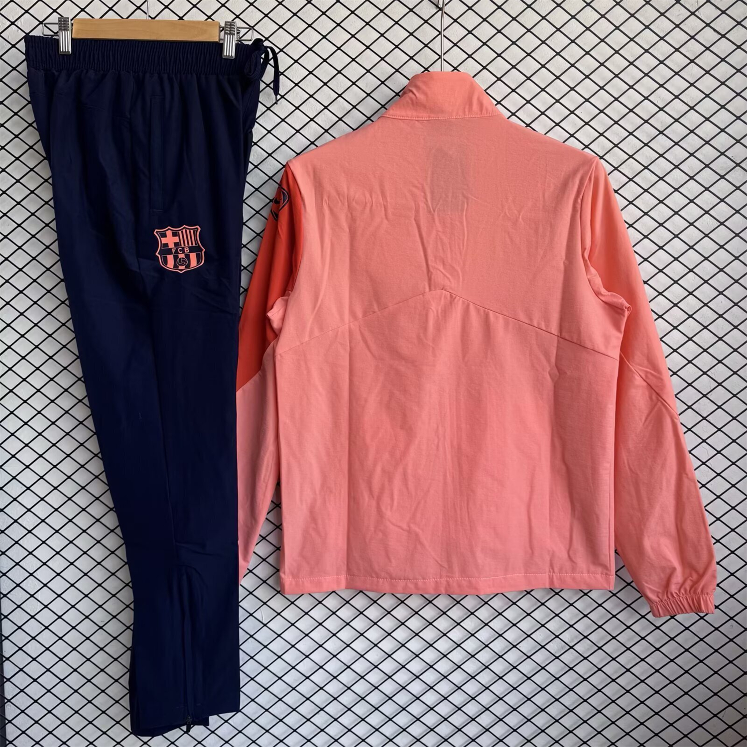 AlphaJersey-Barcelona 25-26 Windbreaker Training Set - Pink Top and Black Pants
