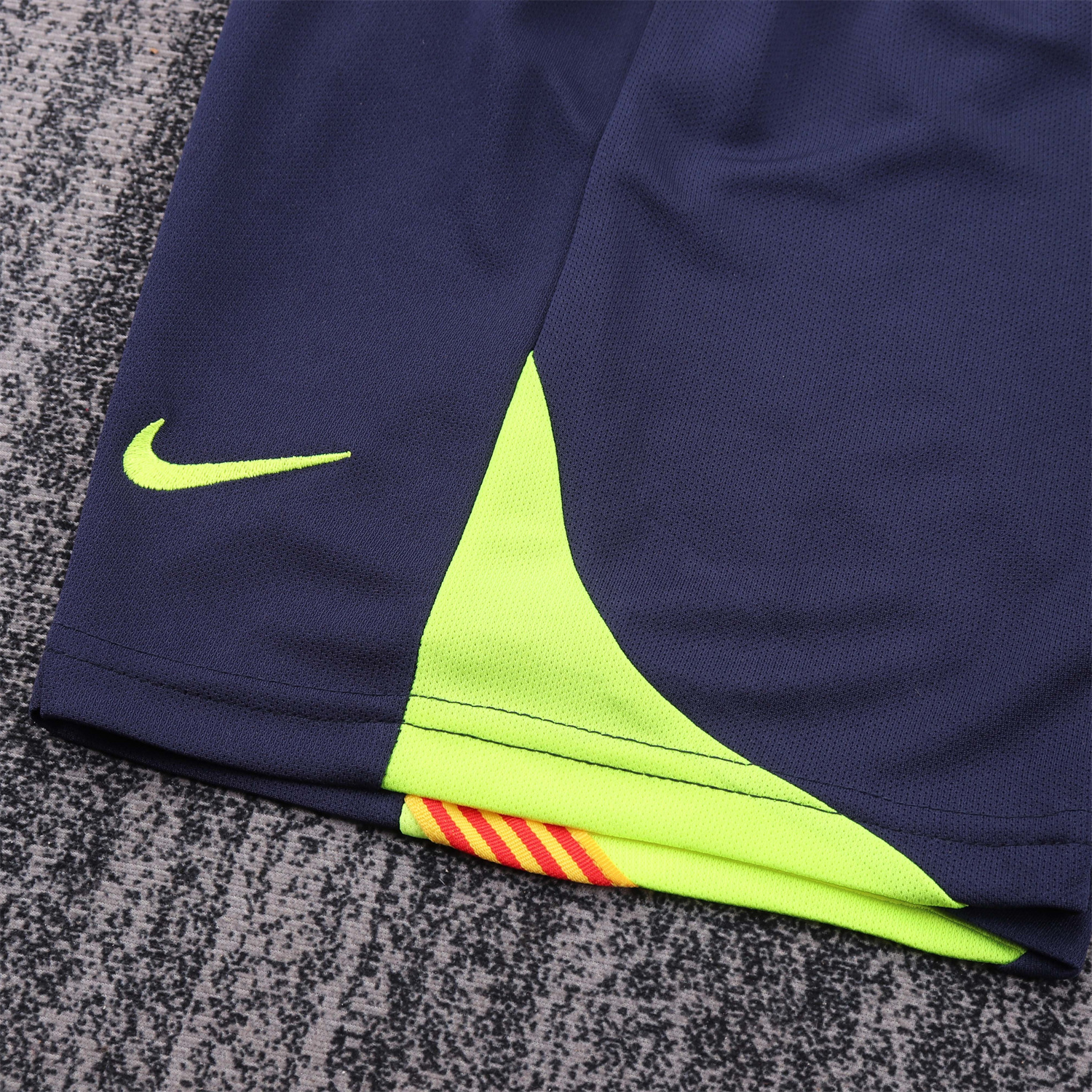 AlphaJersey-Retro Barcelona 2005-06 Away Kids Kit