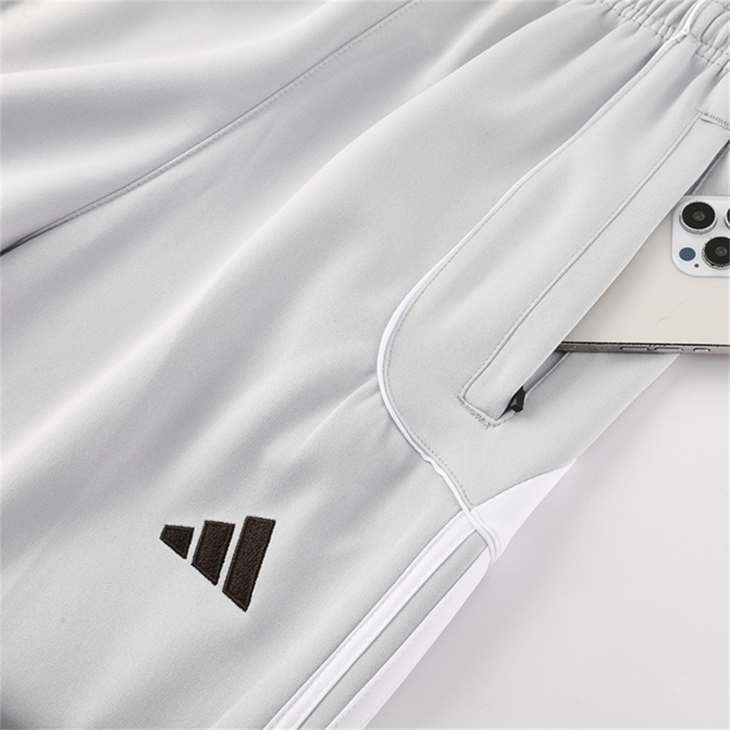 AlphaJersey-Real Madrid 25-26 Jacket Training Tracksuit - White Jackets & Light Grey Pants