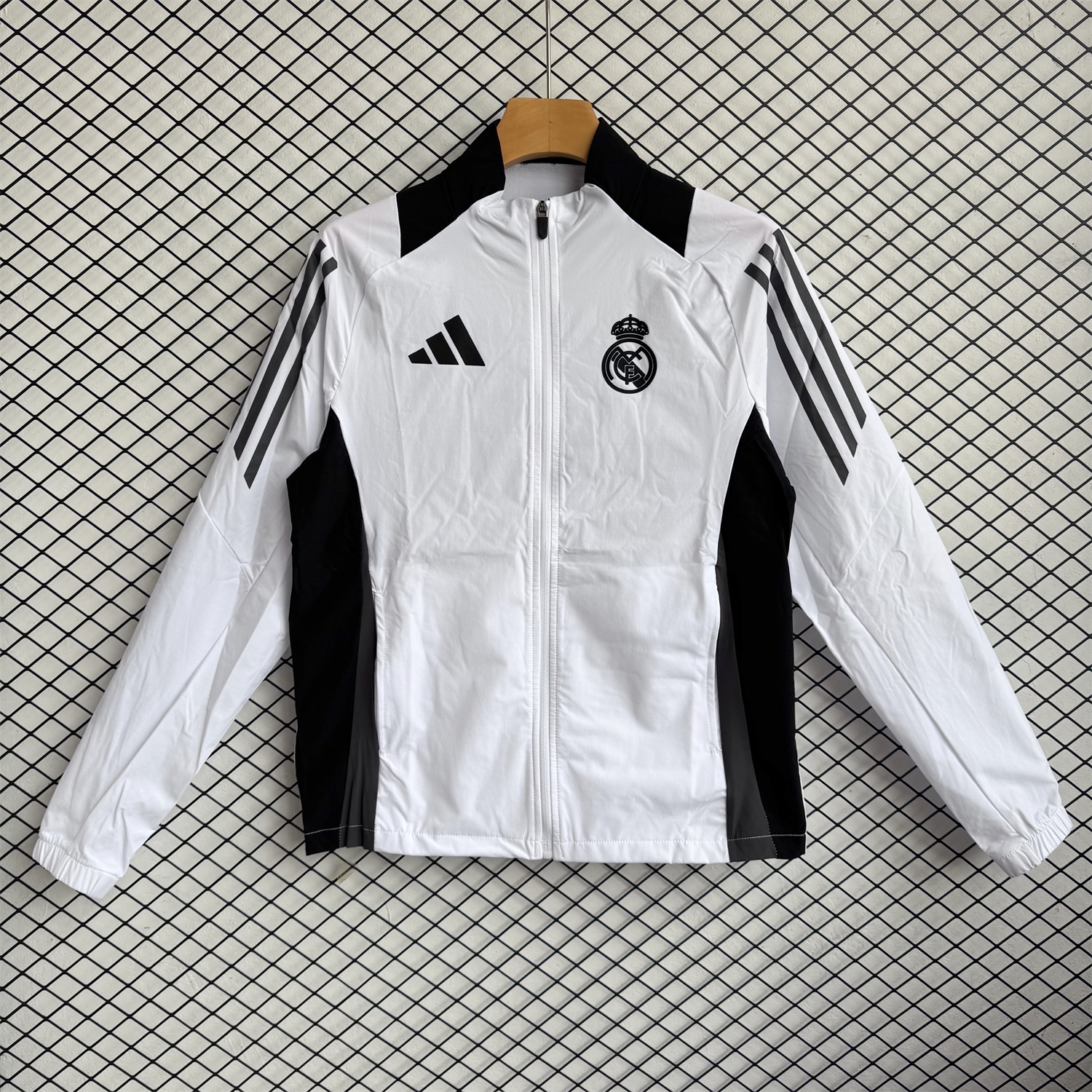 AlphaJersey-Real Madrid 25-26 Windbreaker Training Set - White With Black Top and Black Pants