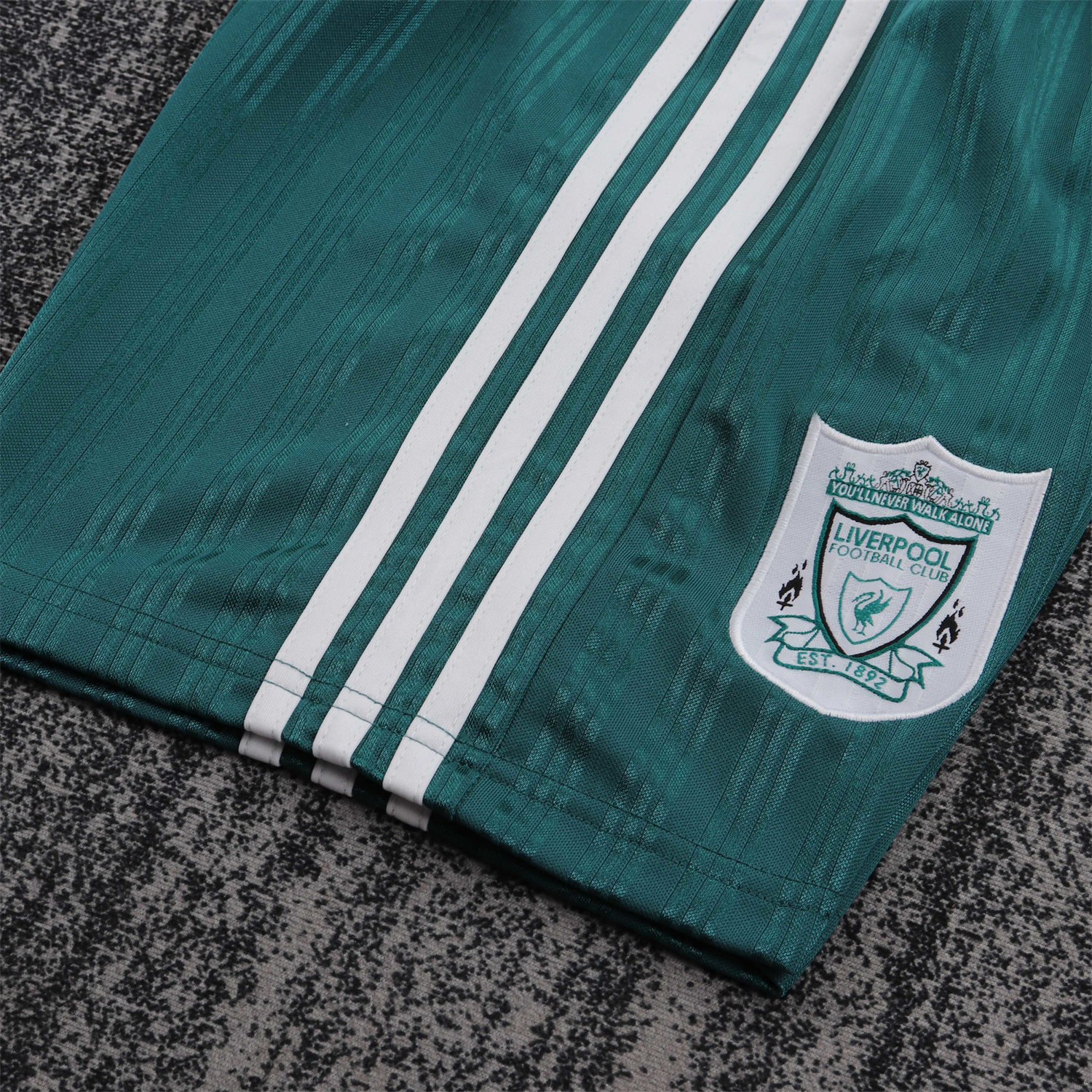 AlphaJersey-Retro Liver.pool 1995-96 Away White And Green Kids Kit