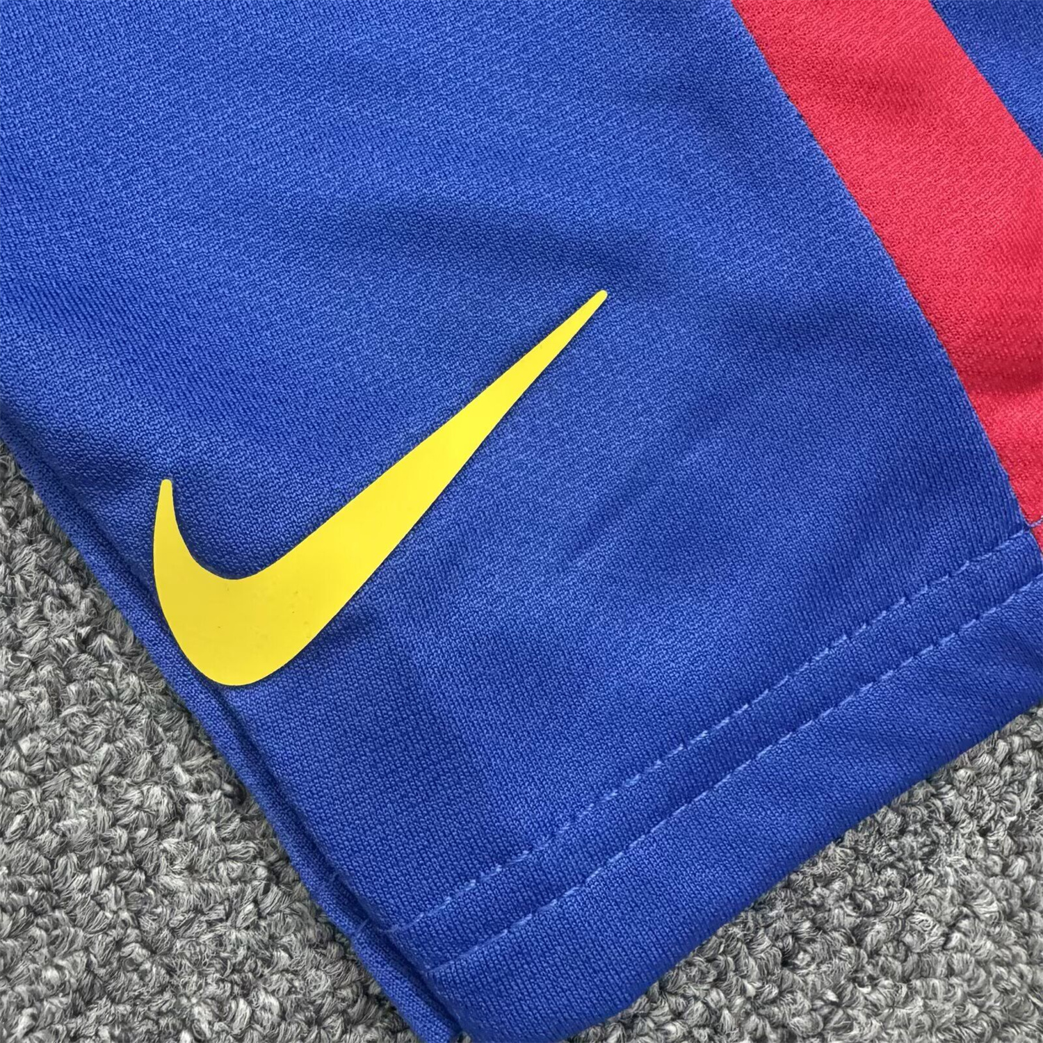 AlphaJersey-Retro Barcelona 2011-12 Home Kids Kit
