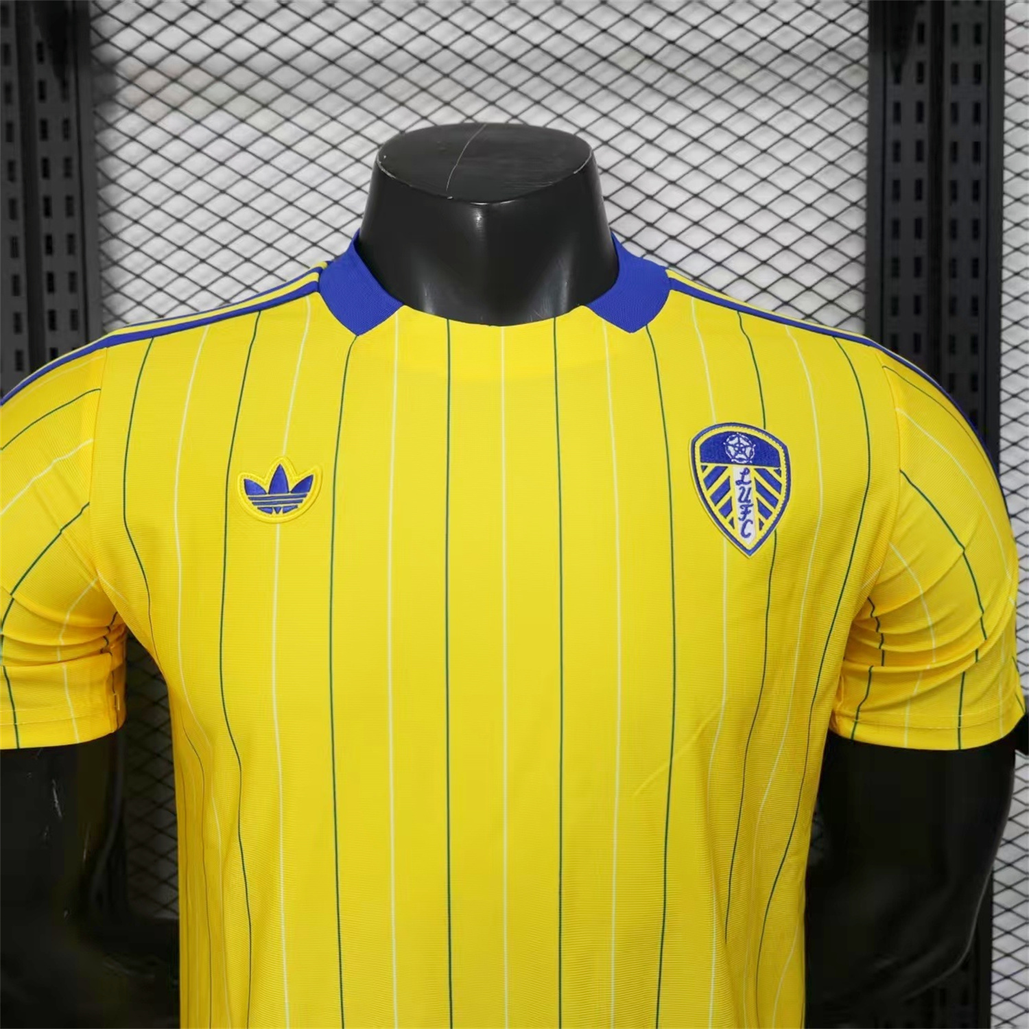 AlphaJersey-Leeds United 25-26 Icon Travel Special Edition Yellow Jersey - Player Version