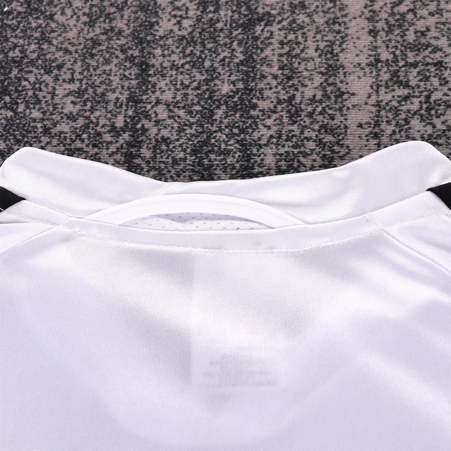 AlphaJersey-Retro Real Madrid 04-05 Home Kids Kit