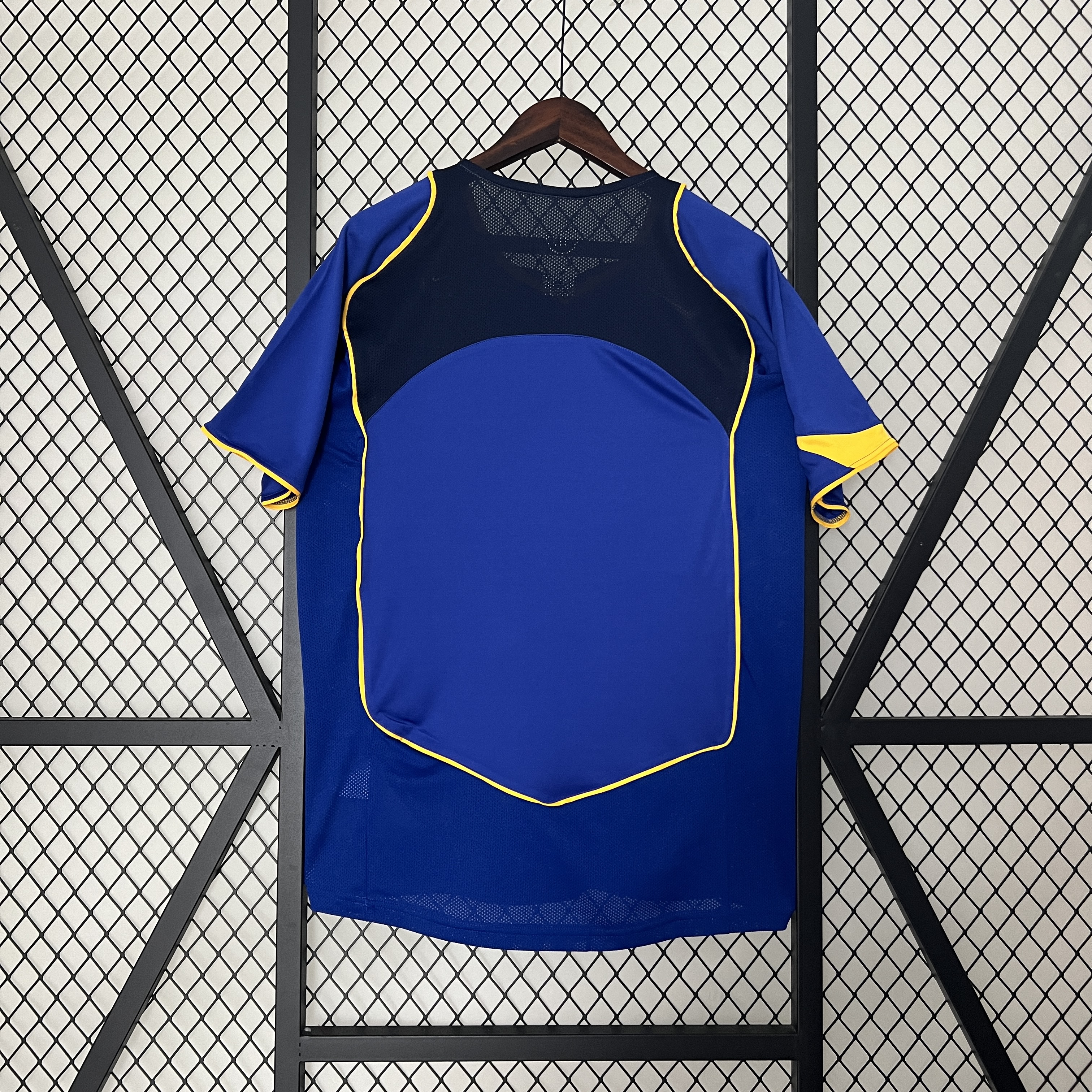 AlphaJersey-Retro Juventus 2004-05 Away Stadium Jersey