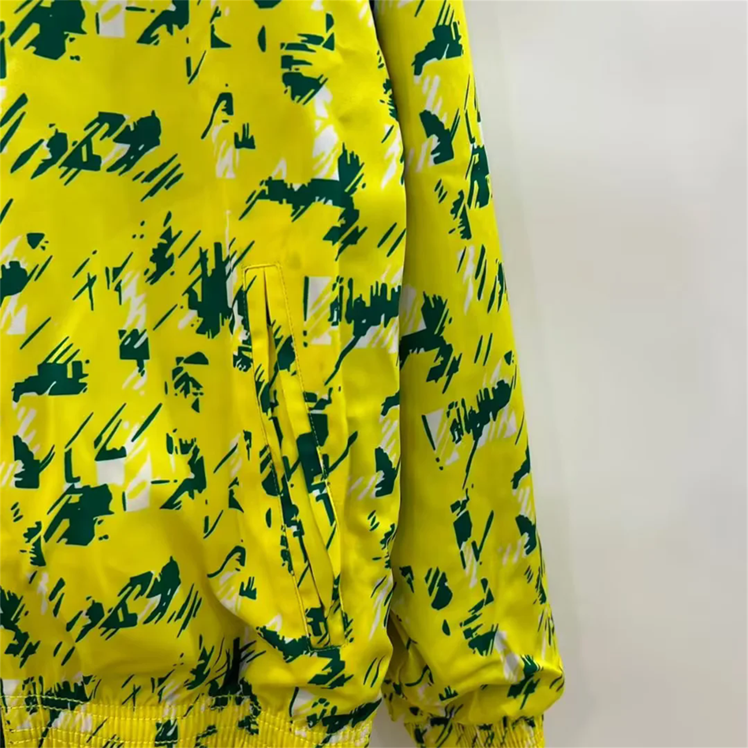 AlphaJersey-Real Betis 25-26 Double Sided Reversible Windbreaker - Green & Yellow