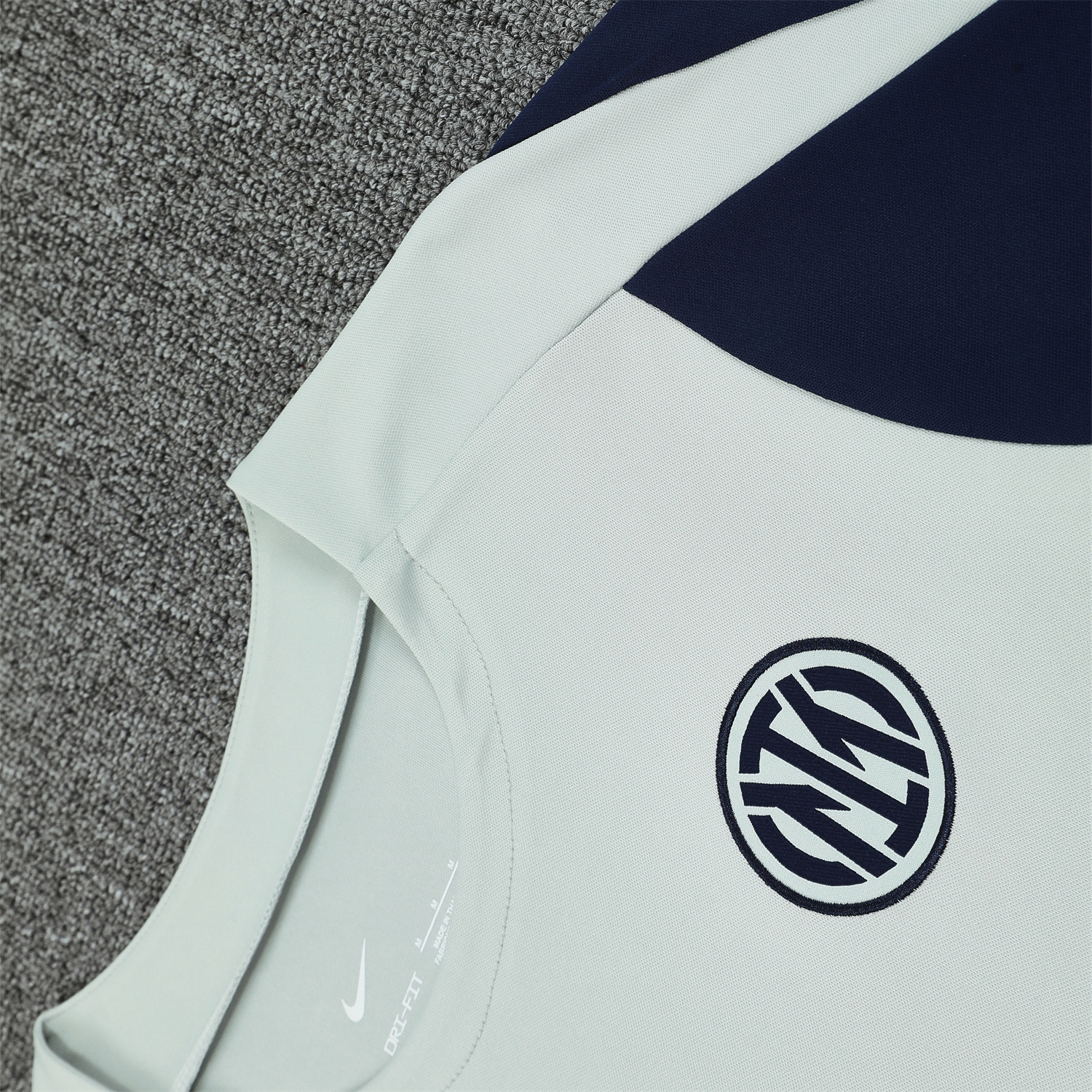 AlphaJersey-Inter Milan 25-26 Short-Sleeve Training Set - Blue Sleeve White Top & Blue Shorts