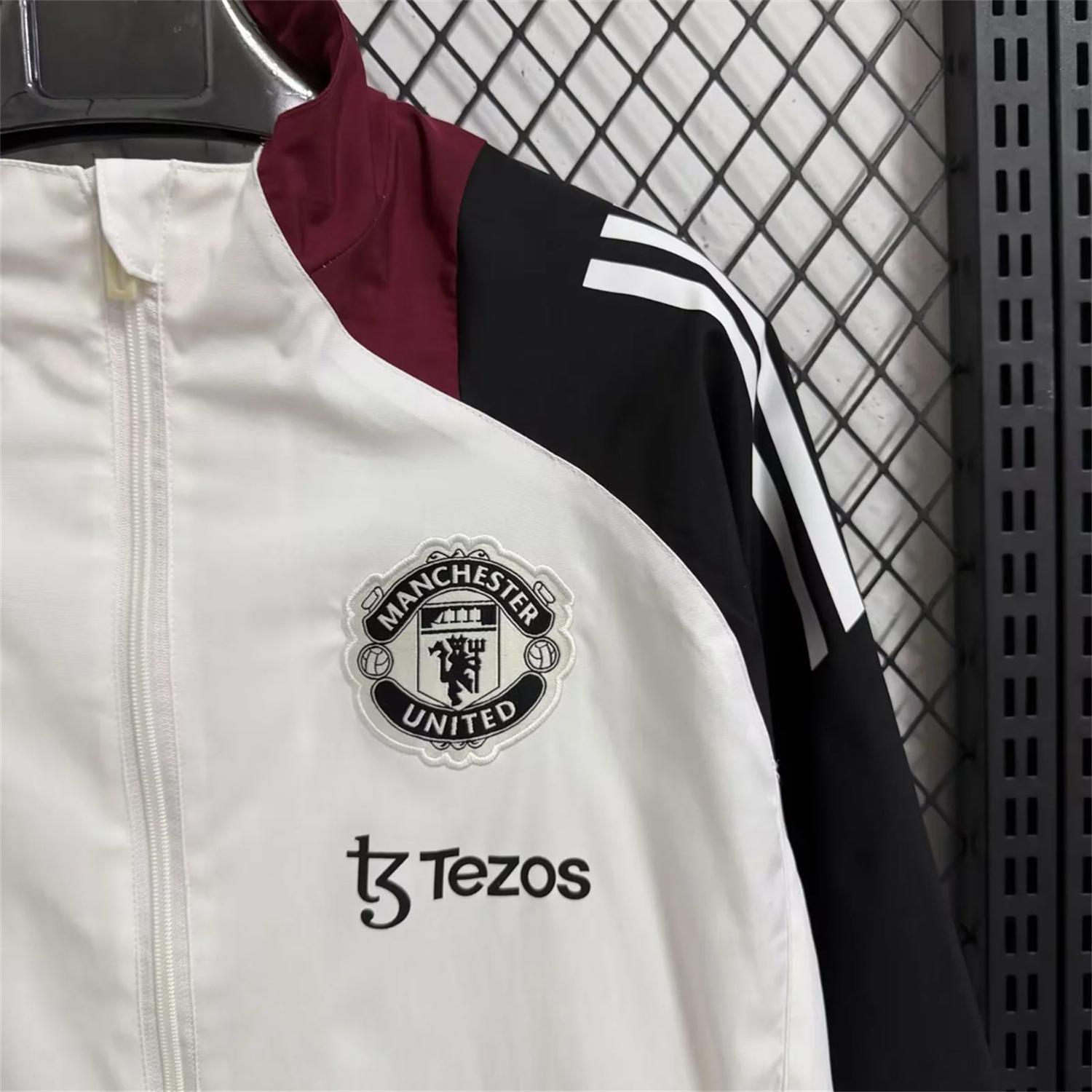 AlphaJersey-Manchester United 25-26 Training Windbreaker Jacket - White With Black