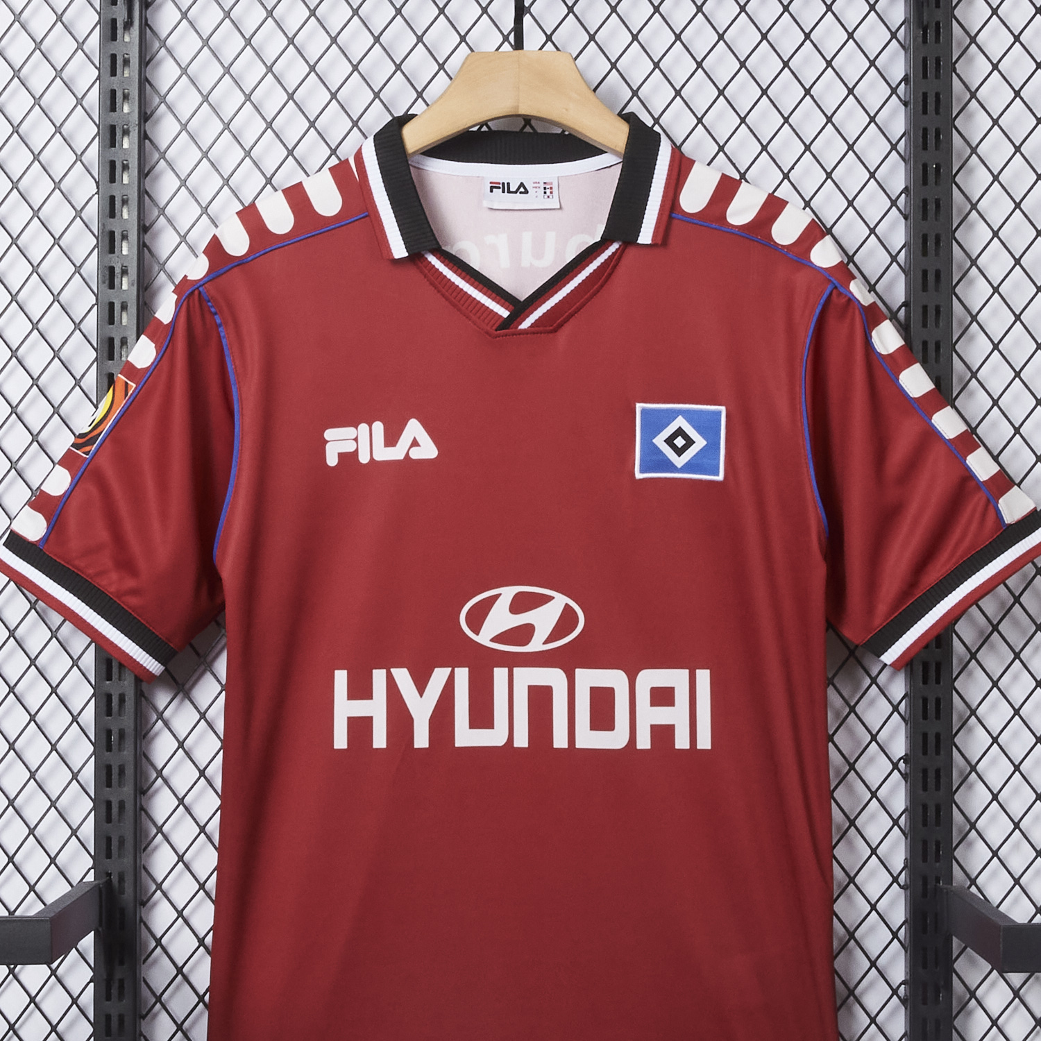 AlphaJersey-Retro Hamburger SV 1999-00 Third Red Jersey