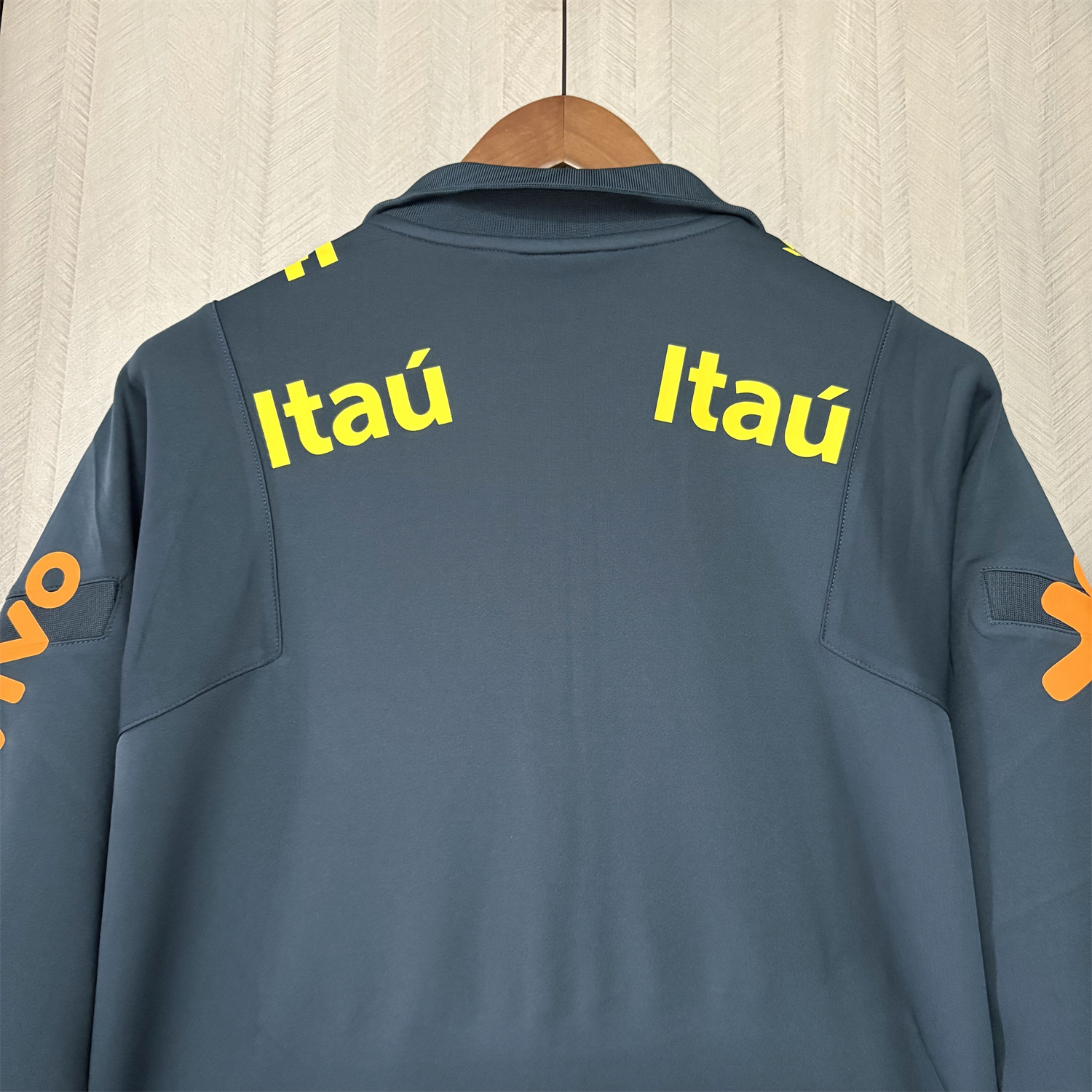 AlphaJersey-Retro Brazil 2022 Pre-Match Dark Blue Unsponsored Windbreaker