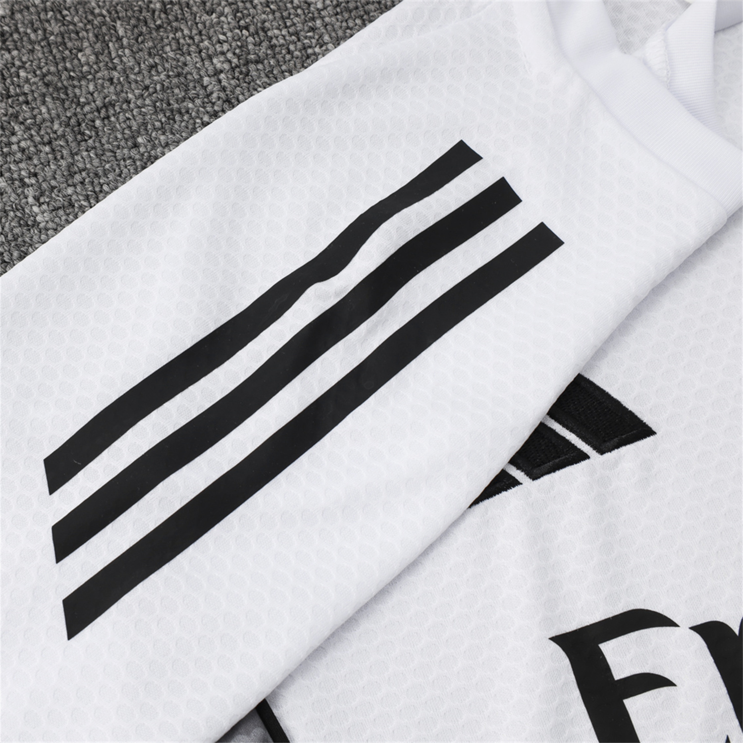 AlphaJersey-Real Madrid 25-26 Short-Sleeve Training Set - White Top and Black Shorts
