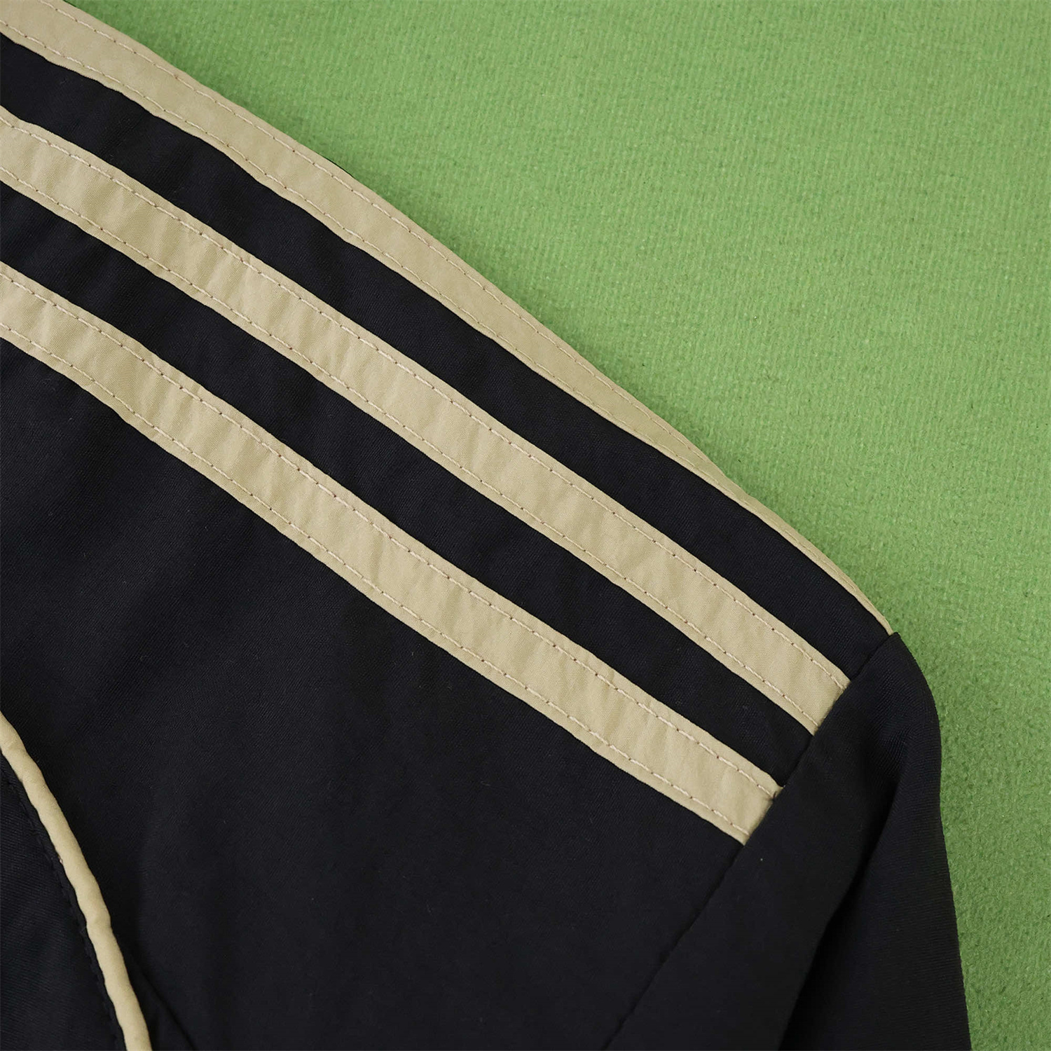 AlphaJersey-Liver.pool 25-26 Throwback Windbreaker Jacket - Black