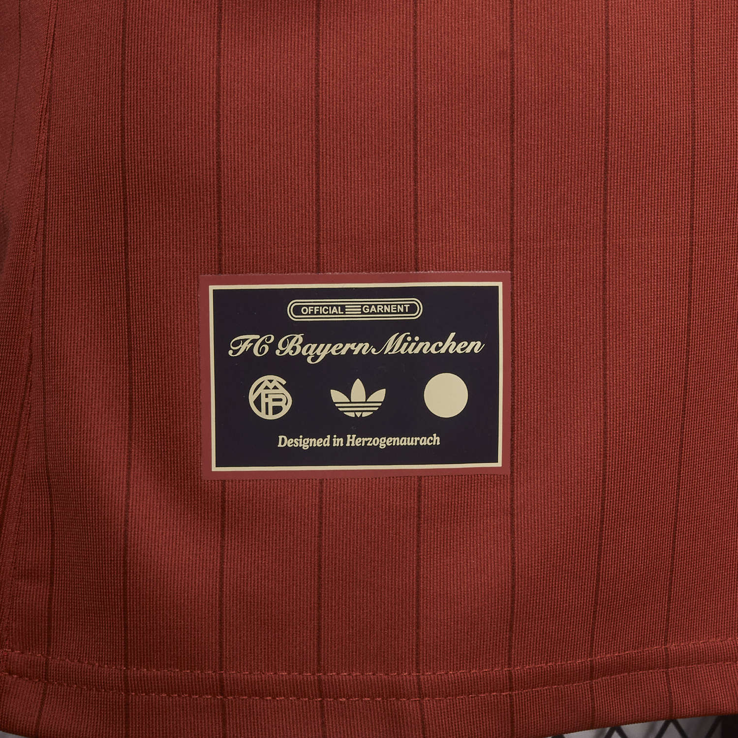 AlphaJersey-Bayern Munich 25-26 Trefoil Red Travel Jersey - Player Version