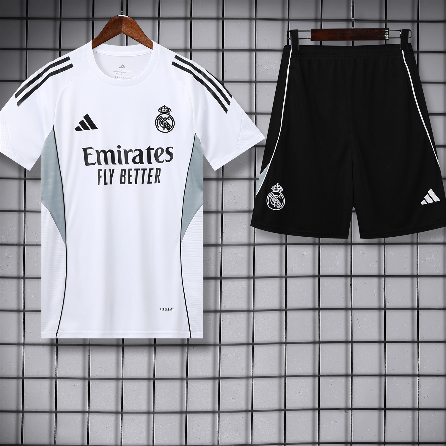 AlphaJersey-Real Madrid 25-26 Short-Sleeve Training Set - Grey And White Top & Black Shorts