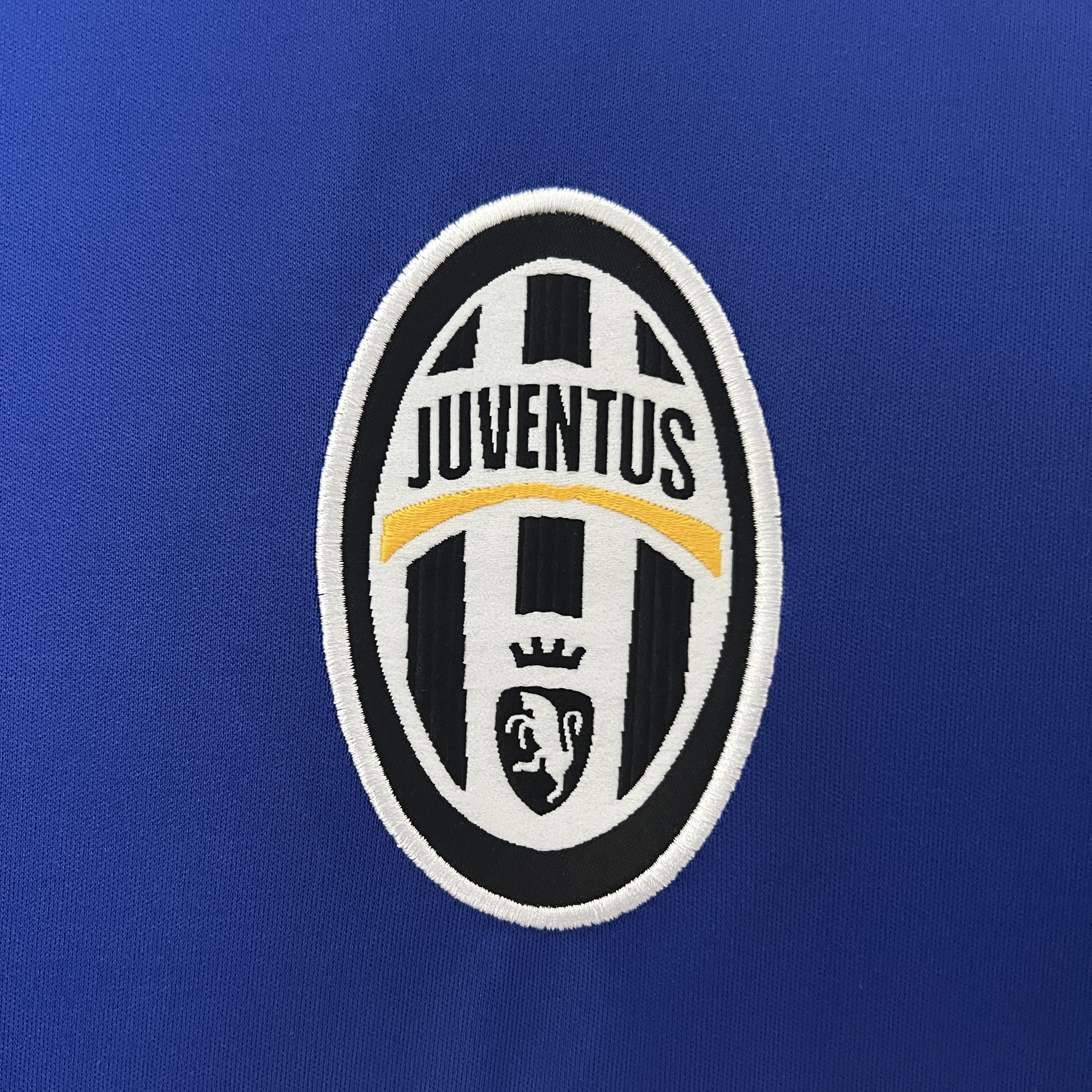 AlphaJersey-Retro Juventus 2004-05 Away Stadium Jersey