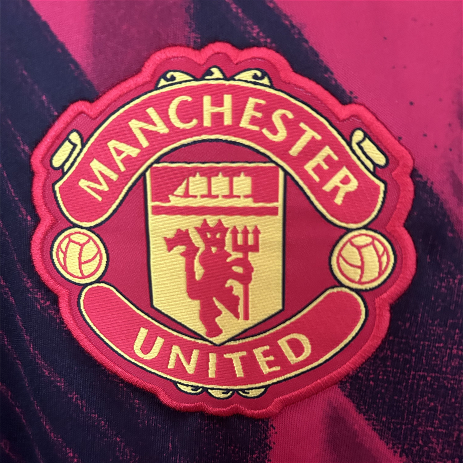AlphaJersey-Manchester United 25-26 Red Pre-match Training Jersey - Fans Version