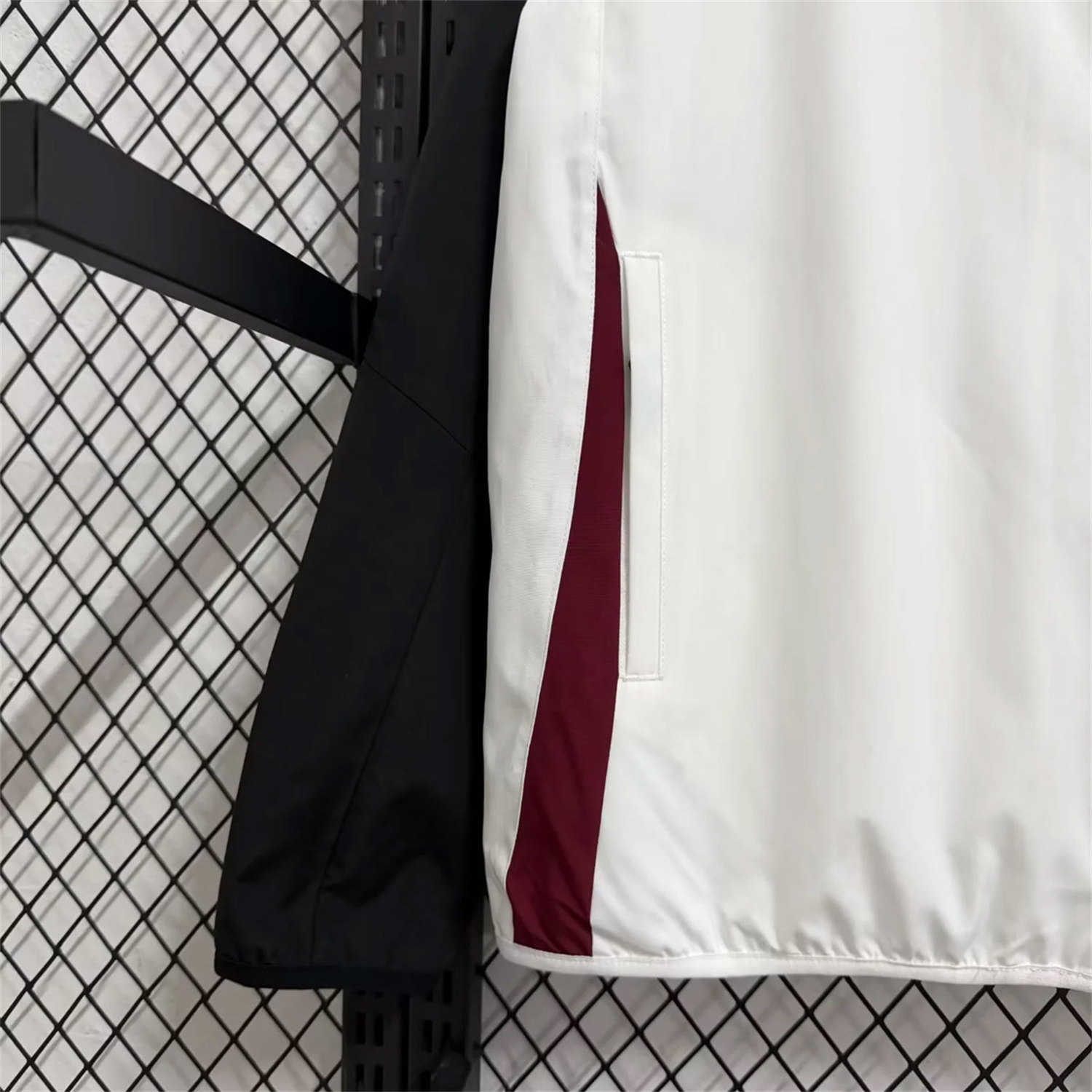 AlphaJersey-Manchester United 25-26 Training Windbreaker Jacket - White With Black