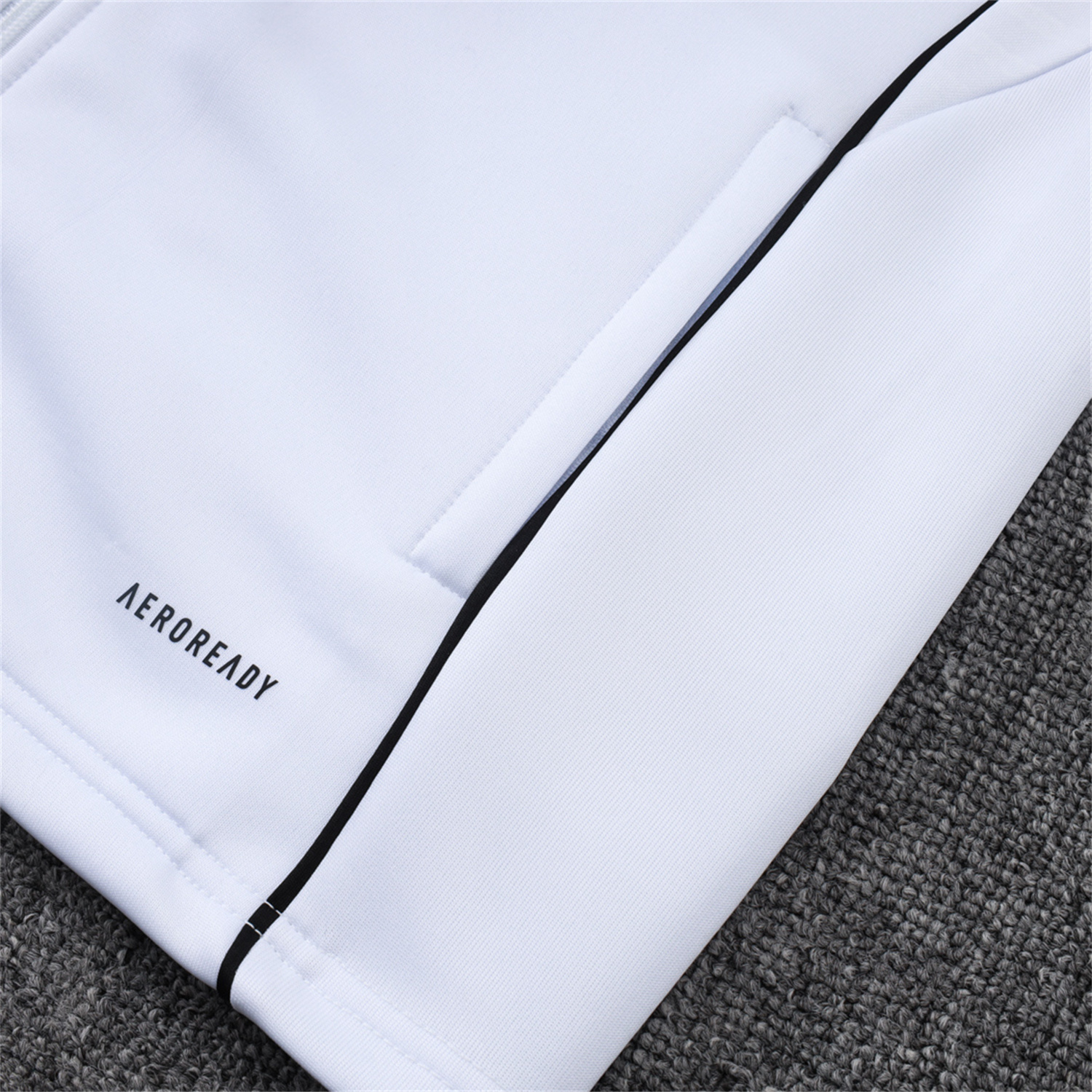 AlphaJersey-Real Madrid 25-26 Unsponsored Long Sleeve Training Set - White Top & Black Pants