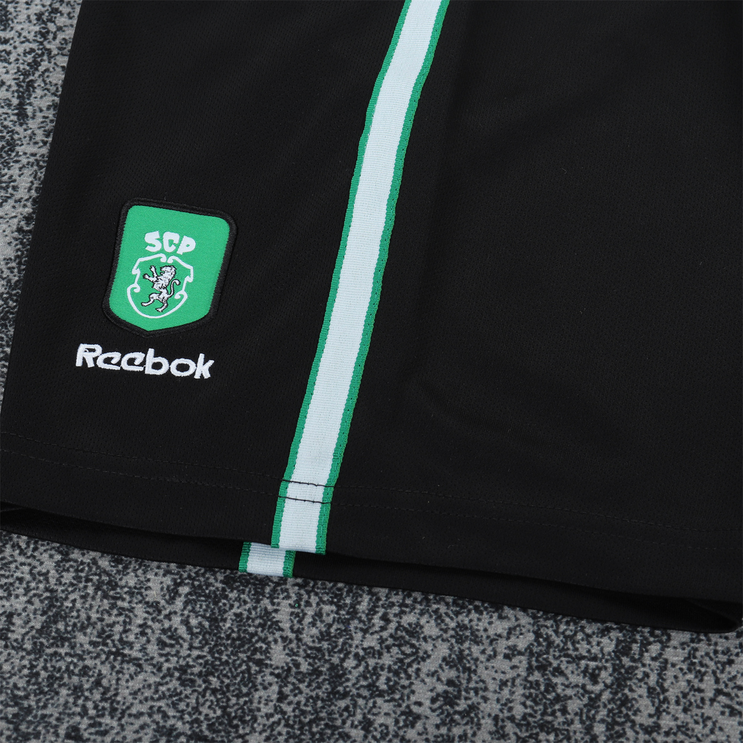 AlphaJersey-Retro Sporting CP 1999-00 Home Kids Kit