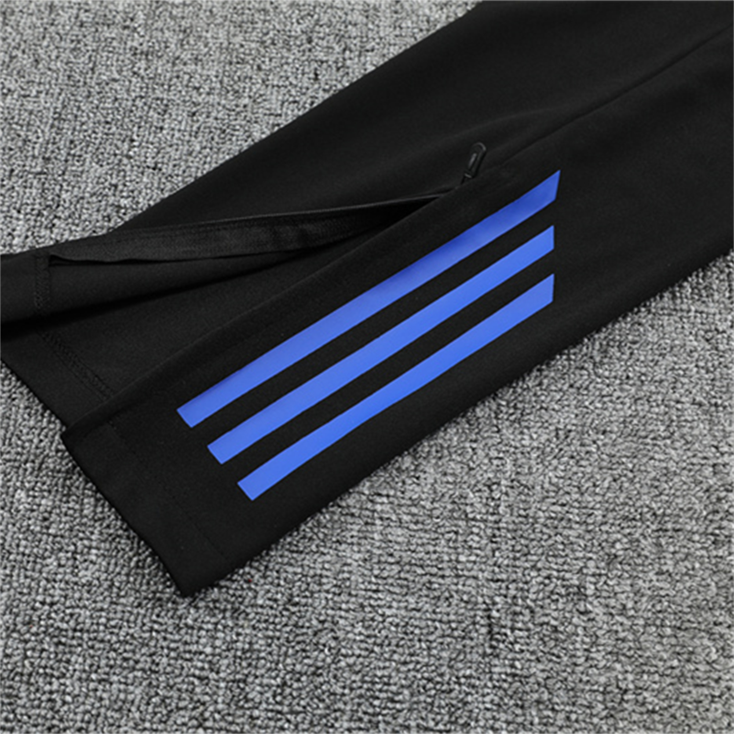 AlphaJersey-Real Madrid 25-26 Kids Long Sleeve Training Set - White Loong Black Blue Top and Black Pants