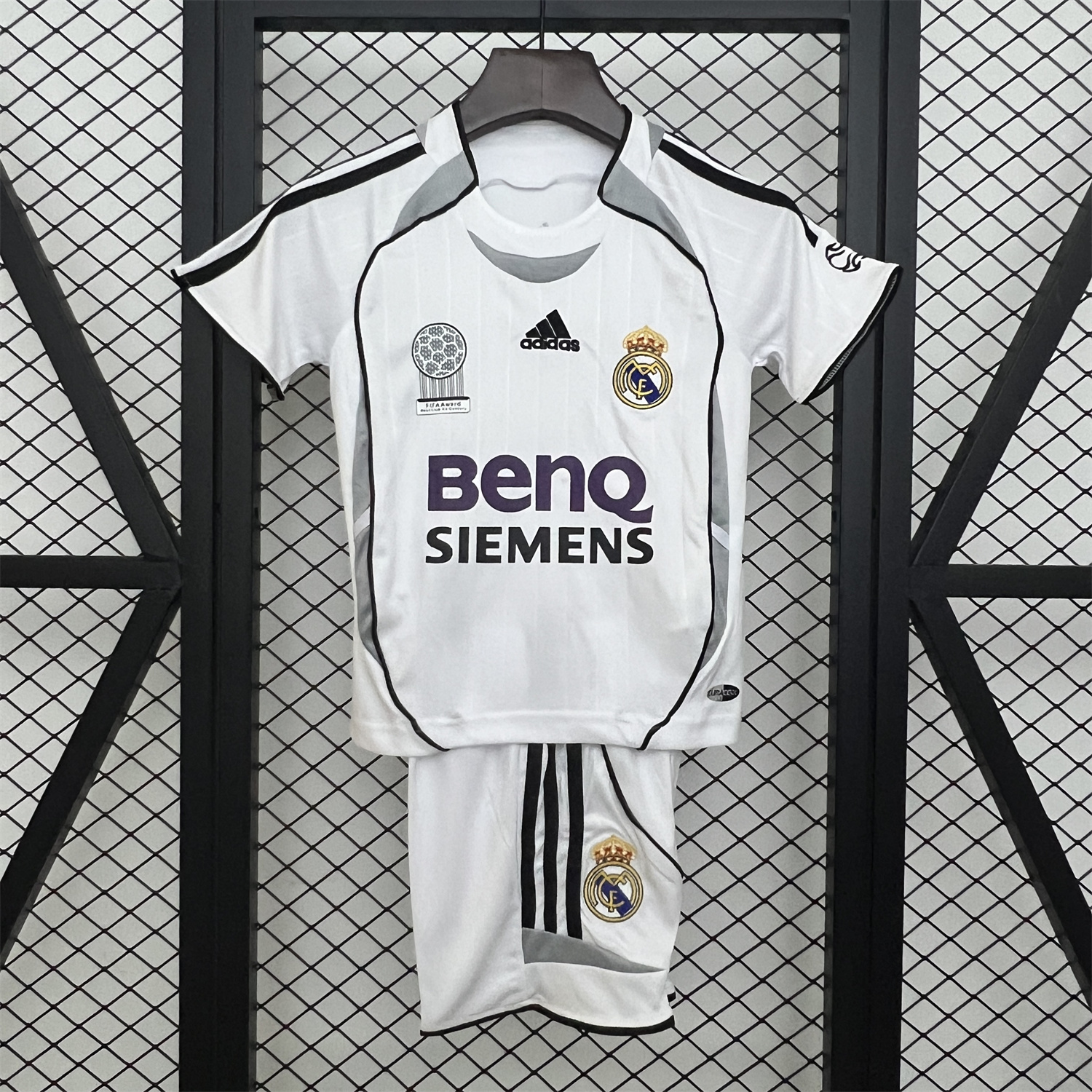 AlphaJersey-Retro Real Madrid 2006-07 Home Kids Kit
