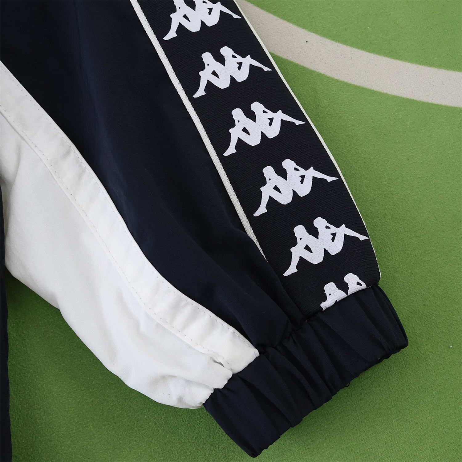 AlphaJersey-Real Madrid 25-26 Throwback Windbreaker Jacket - Black