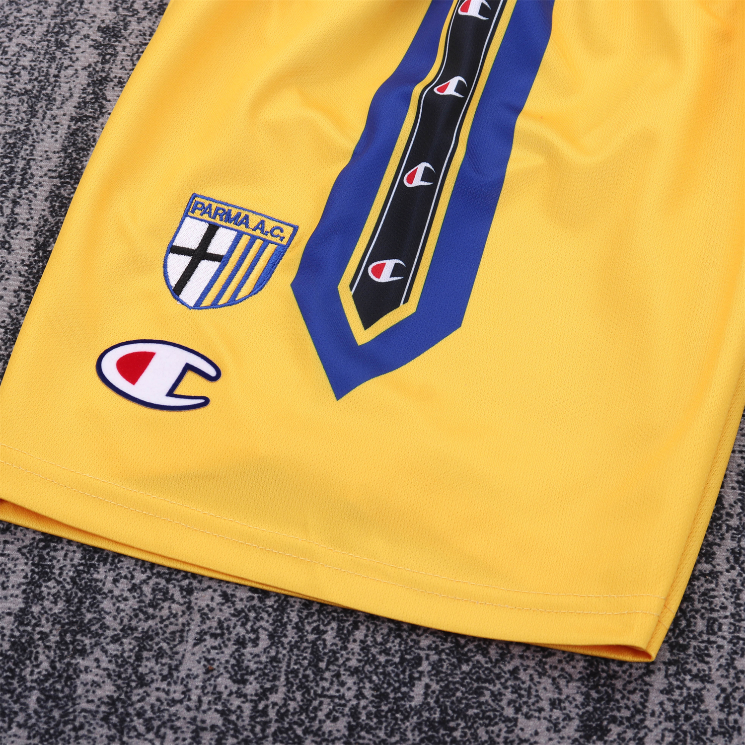 AlphaJersey-Retro Parma 1999-00 Home Kids Kit